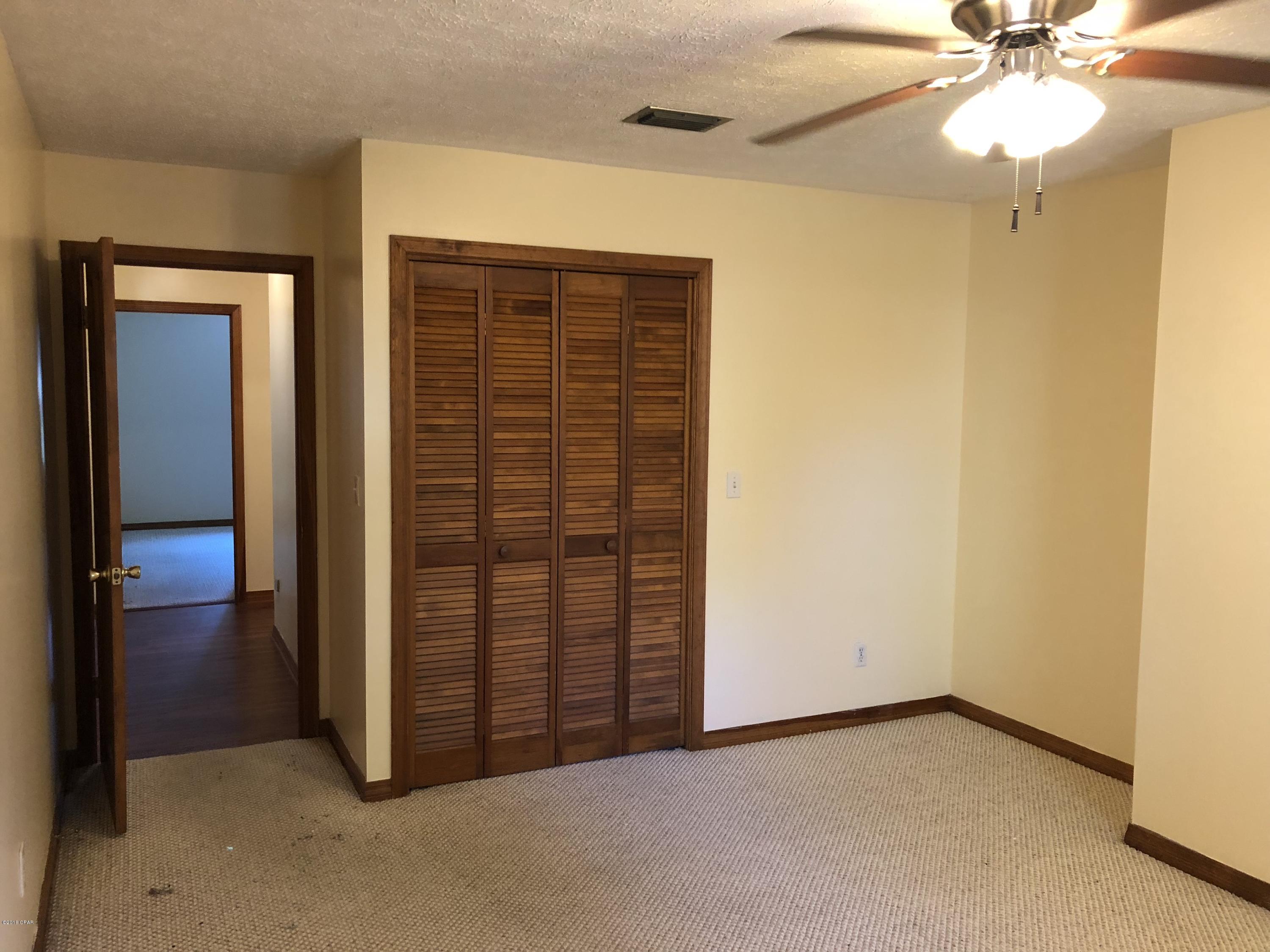 Forest Hills Unit 3 - Residential Lease