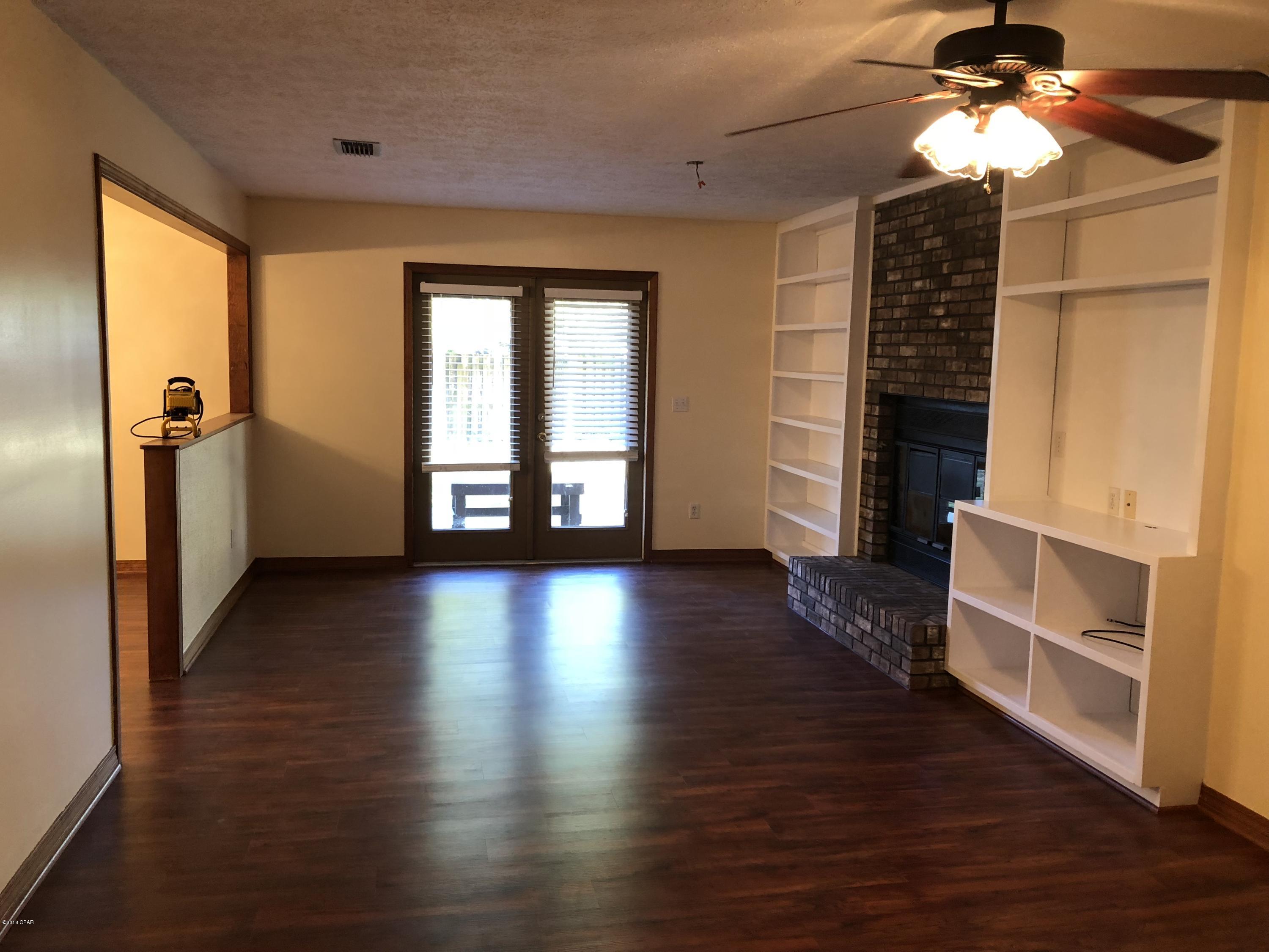 Forest Hills Unit 3 - Residential Lease