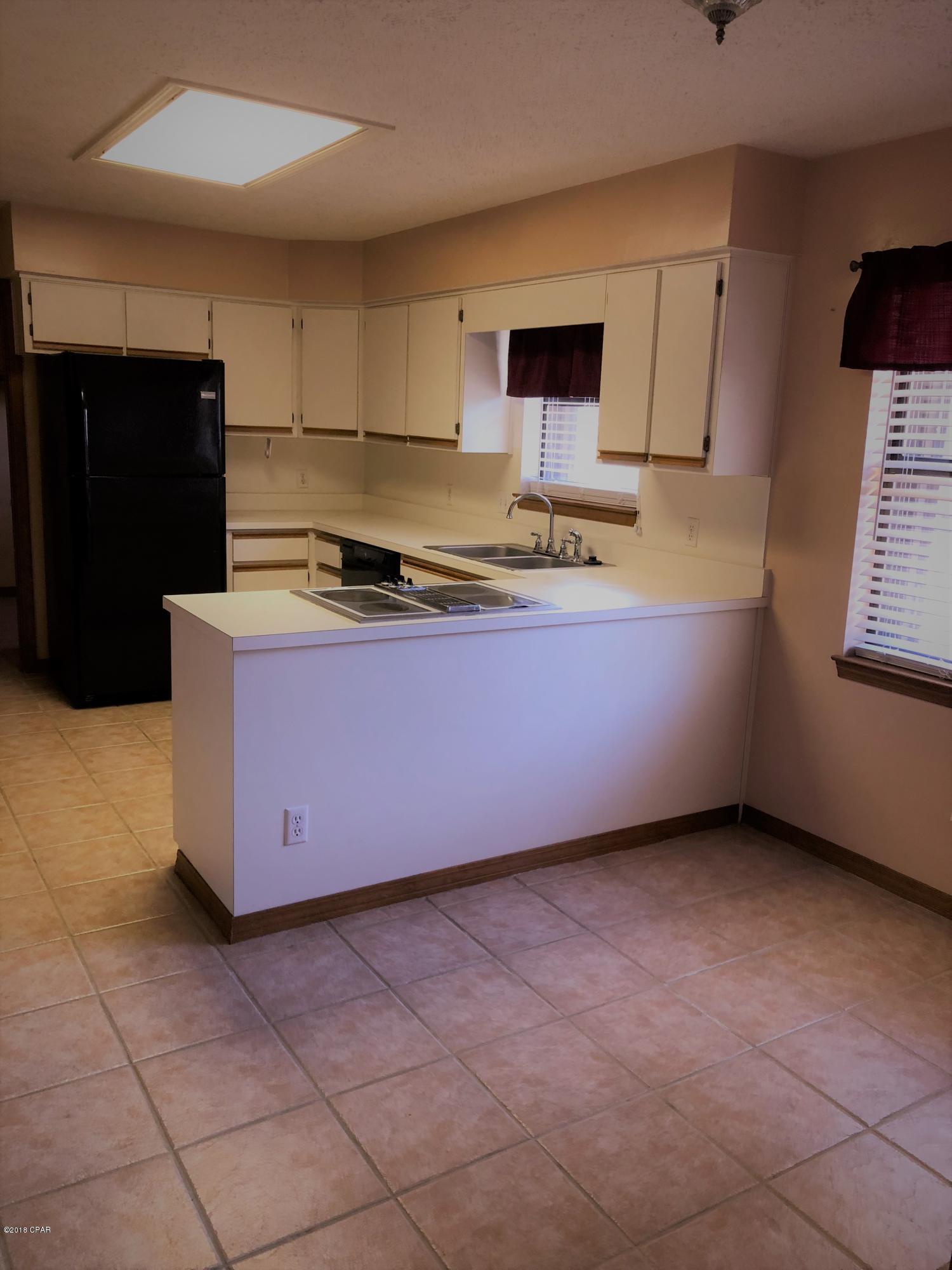 Forest Hills Unit 3 - Residential Lease