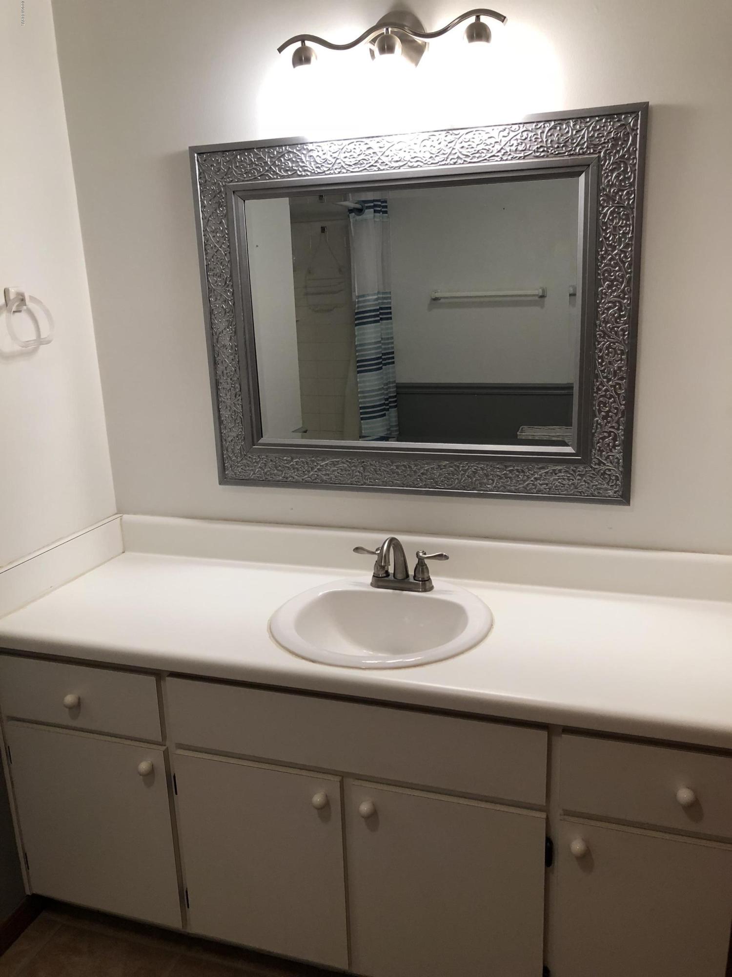 Forest Hills Unit 3 - Residential Lease