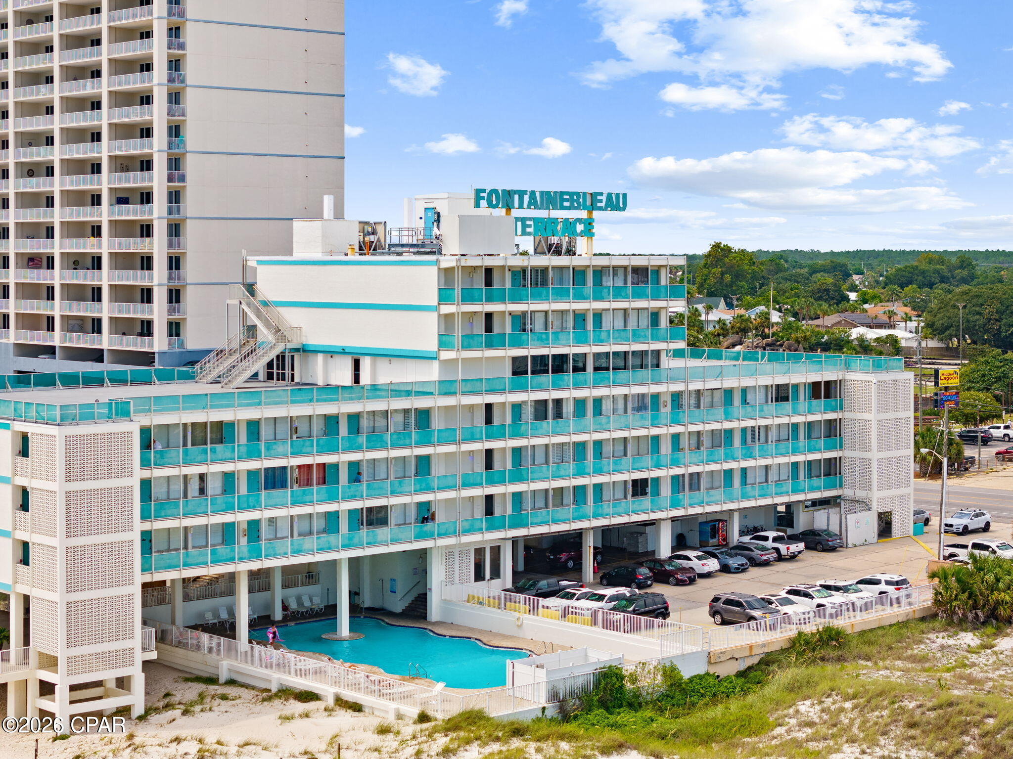 Fontainebleau Terrace - Residential