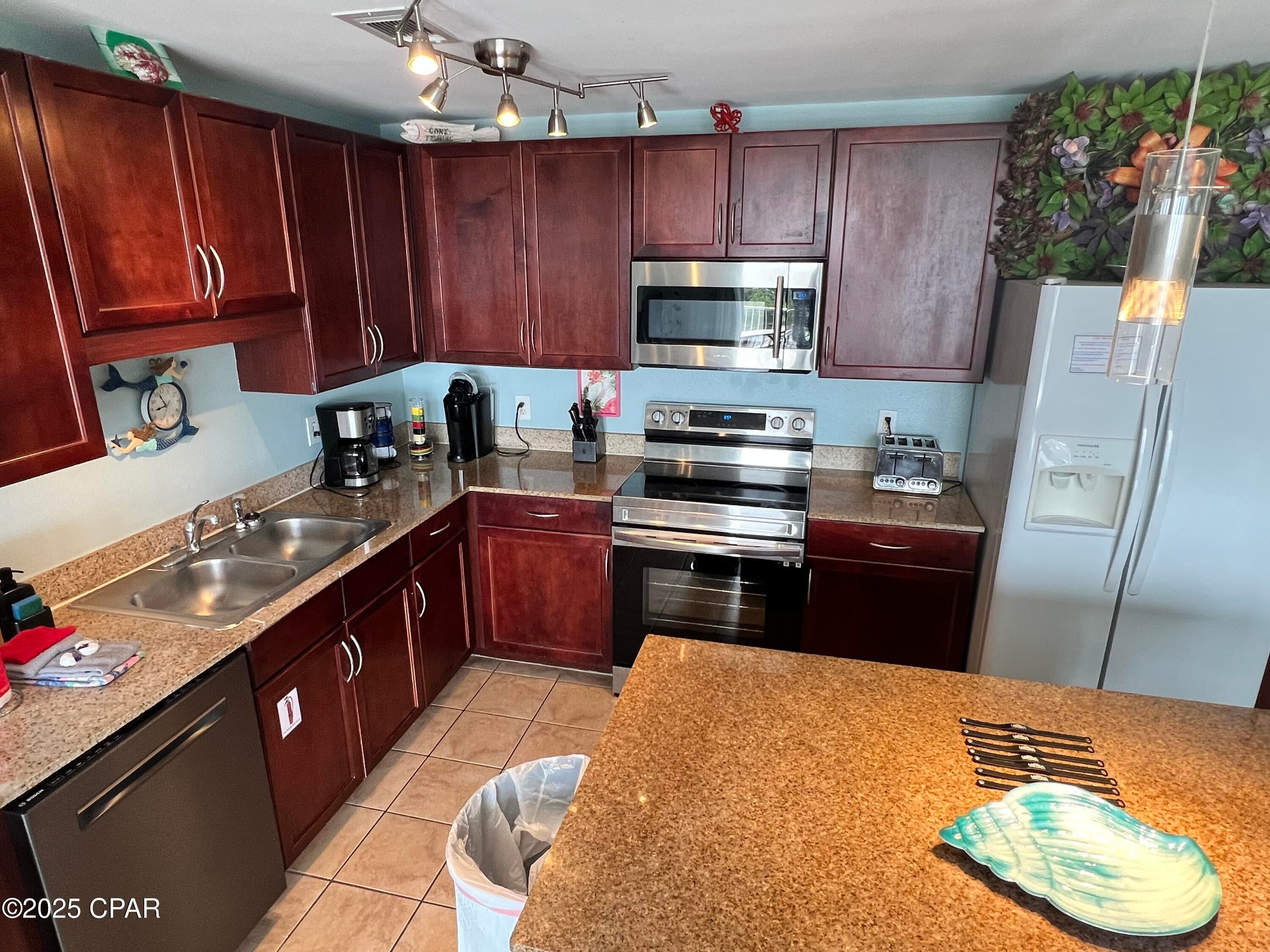Laketown Wharf - Residential