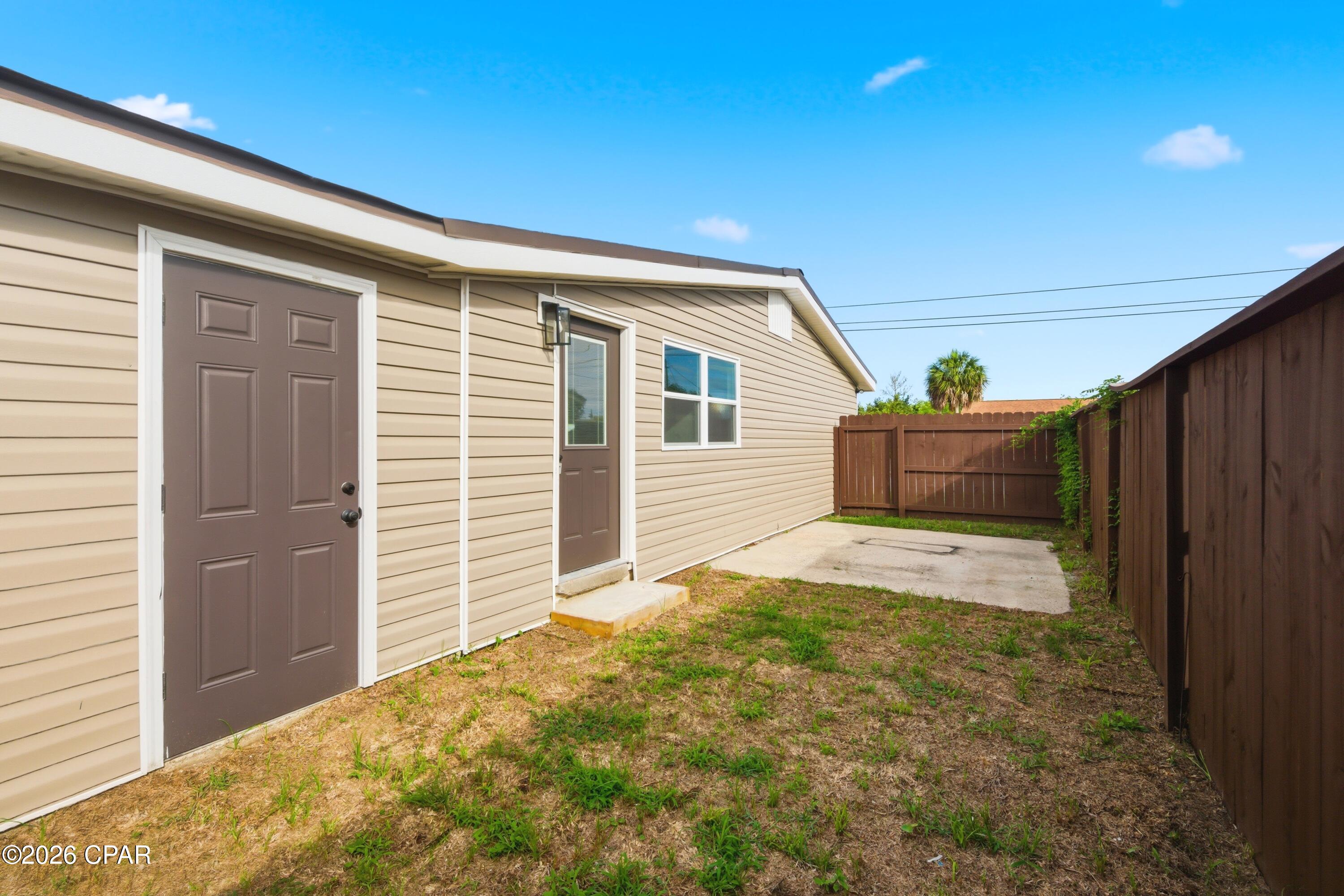 Hentz 1st Add Unit B - Residential Lease
