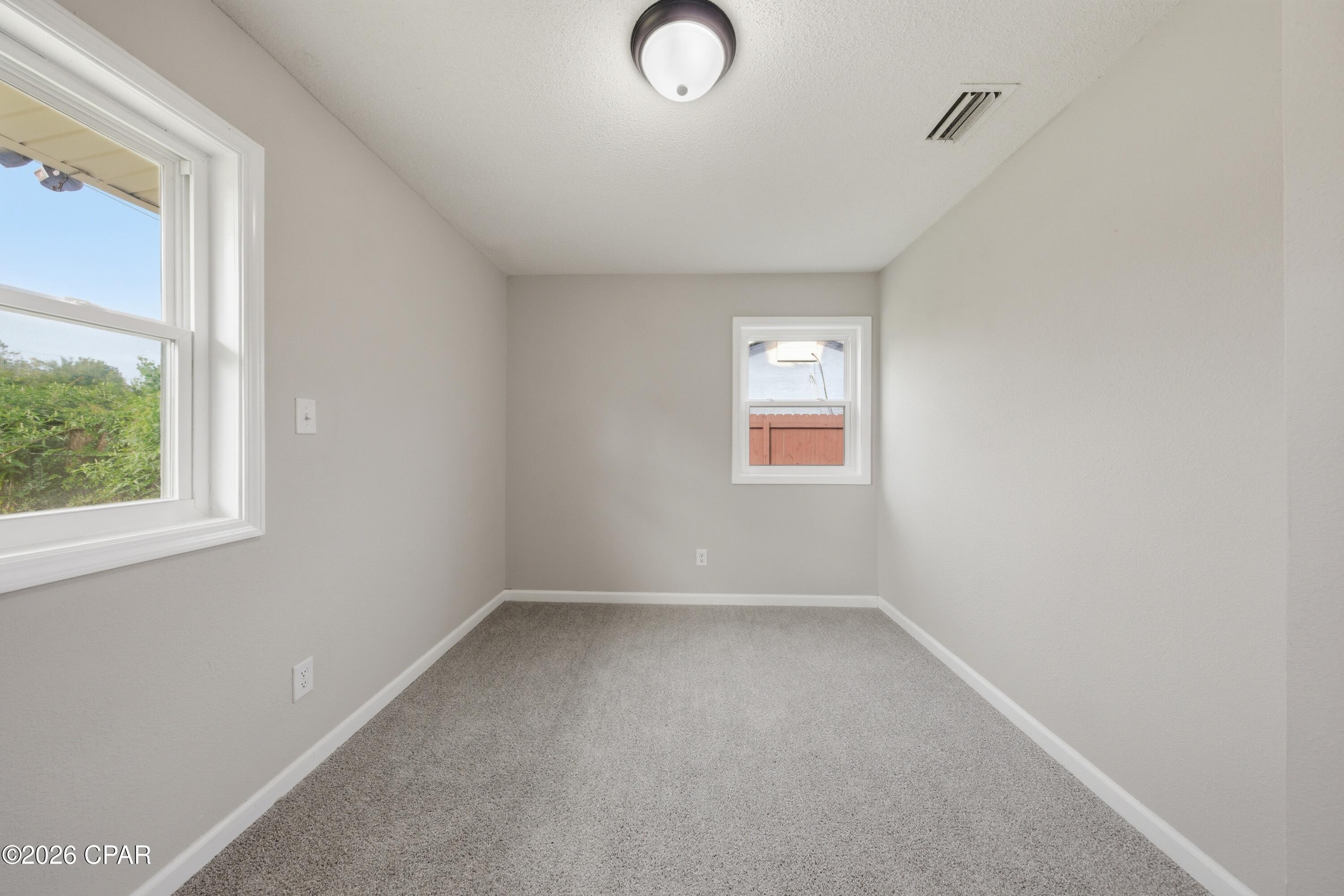 Hentz 1st Add Unit B - Residential Lease