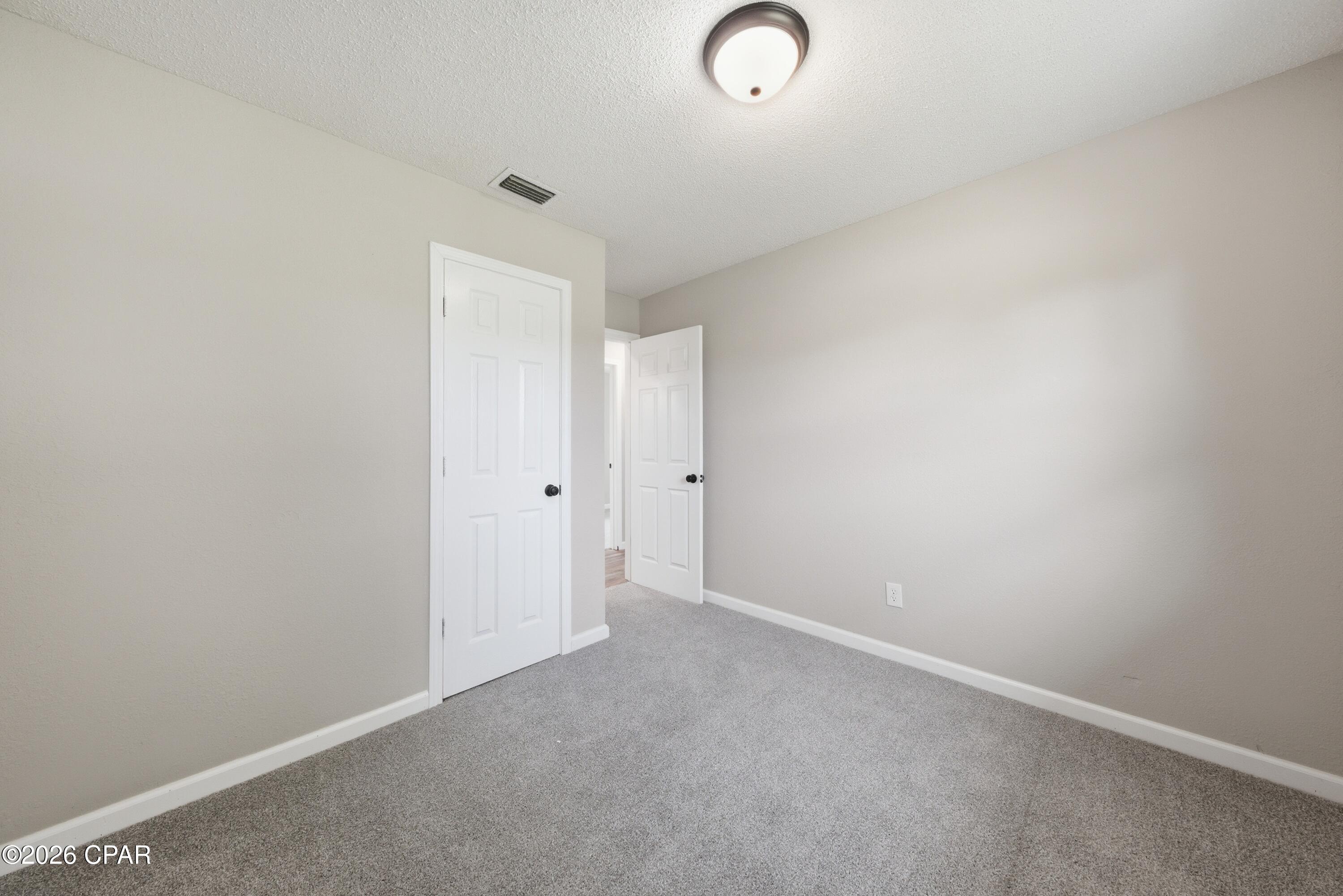 Hentz 1st Add Unit B - Residential Lease