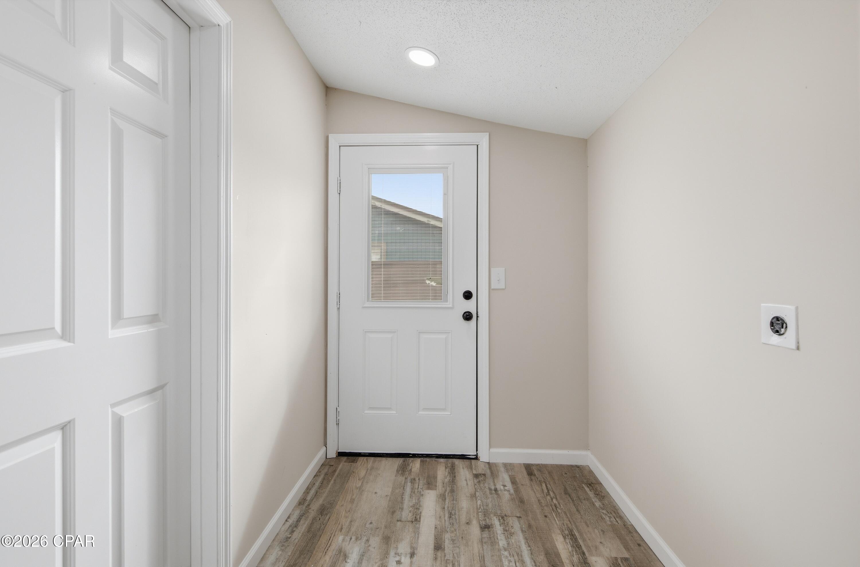 Hentz 1st Add Unit B - Residential Lease