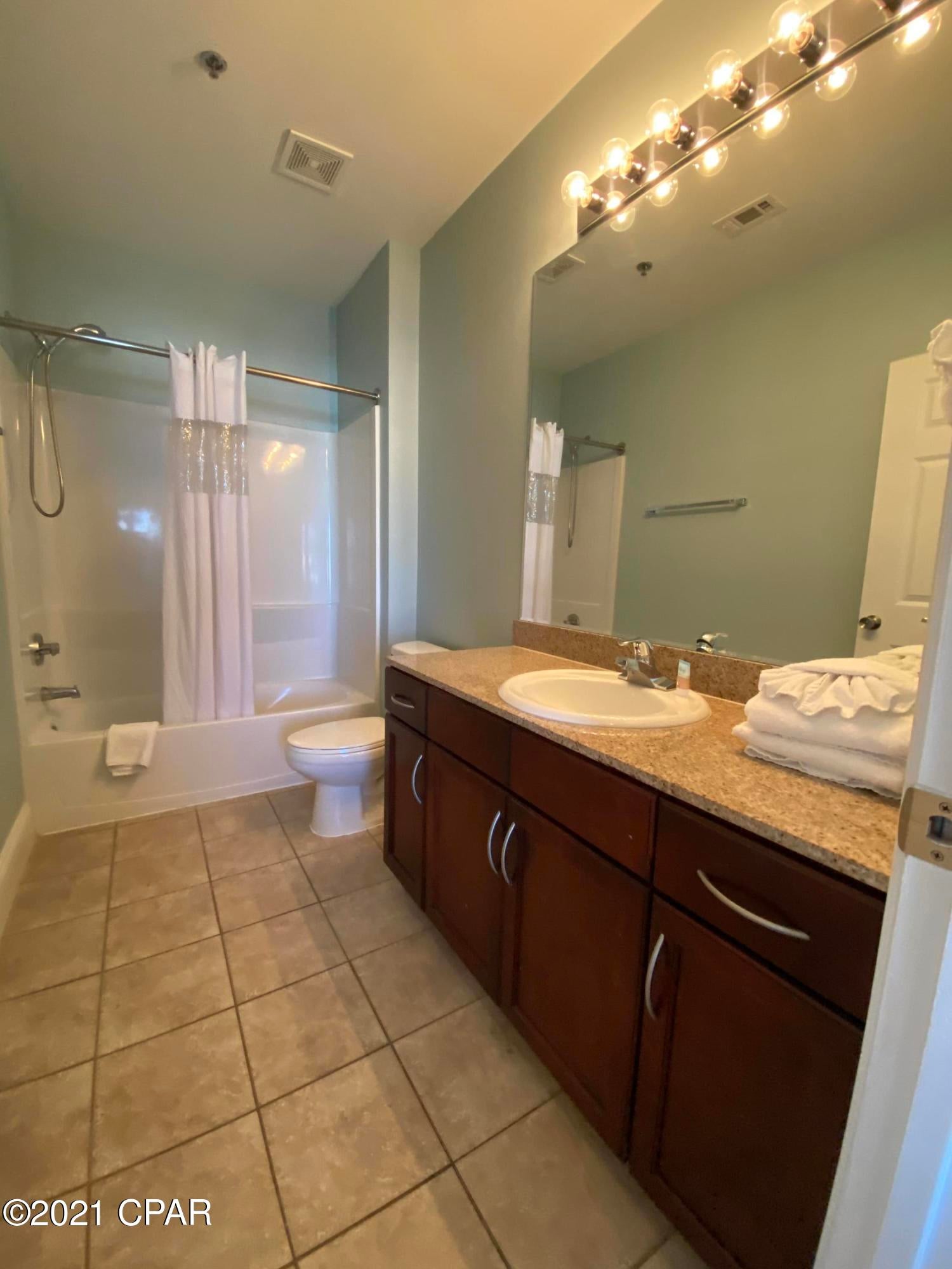 Laketown Wharf - Residential