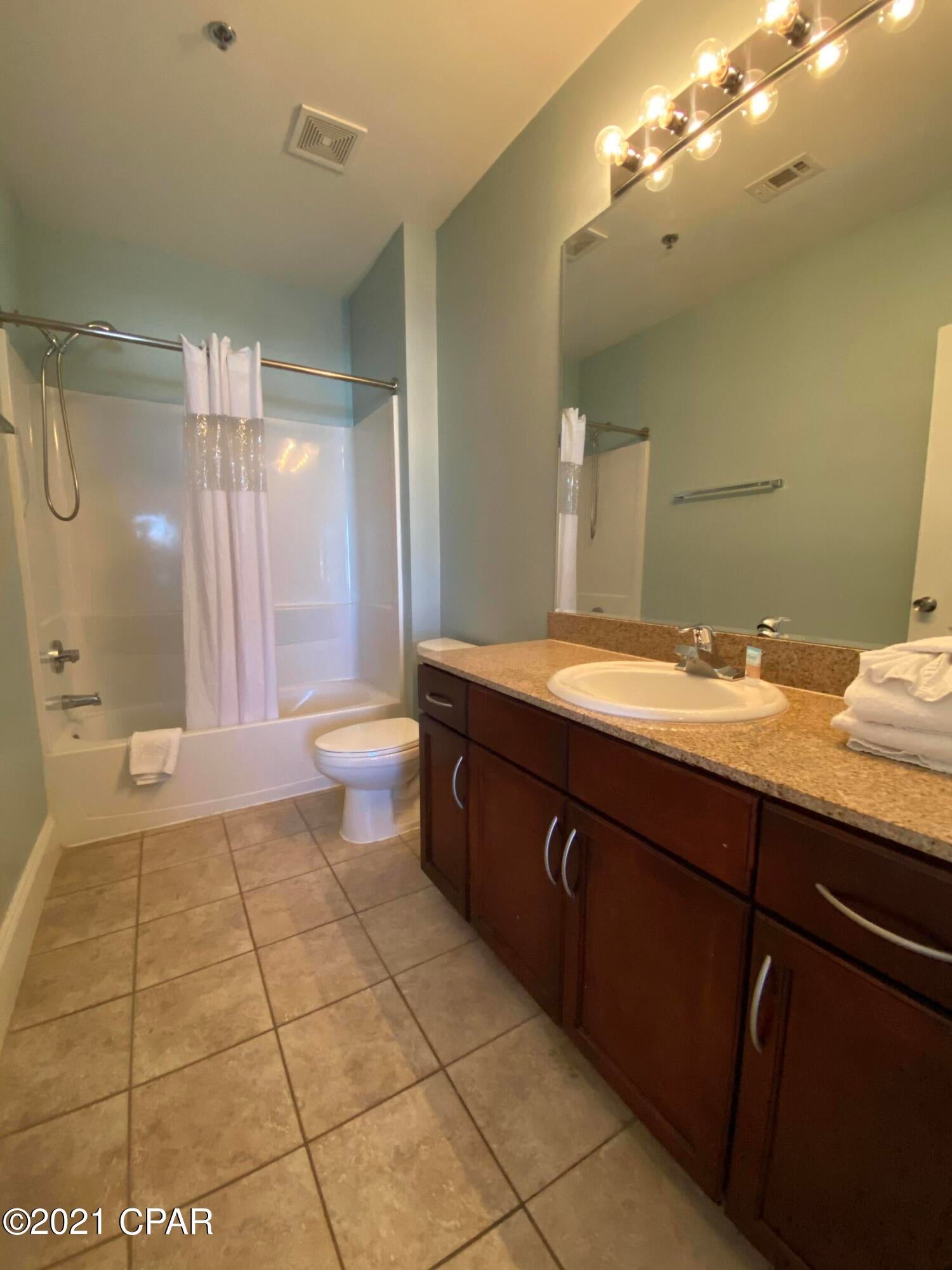 Laketown Wharf - Residential