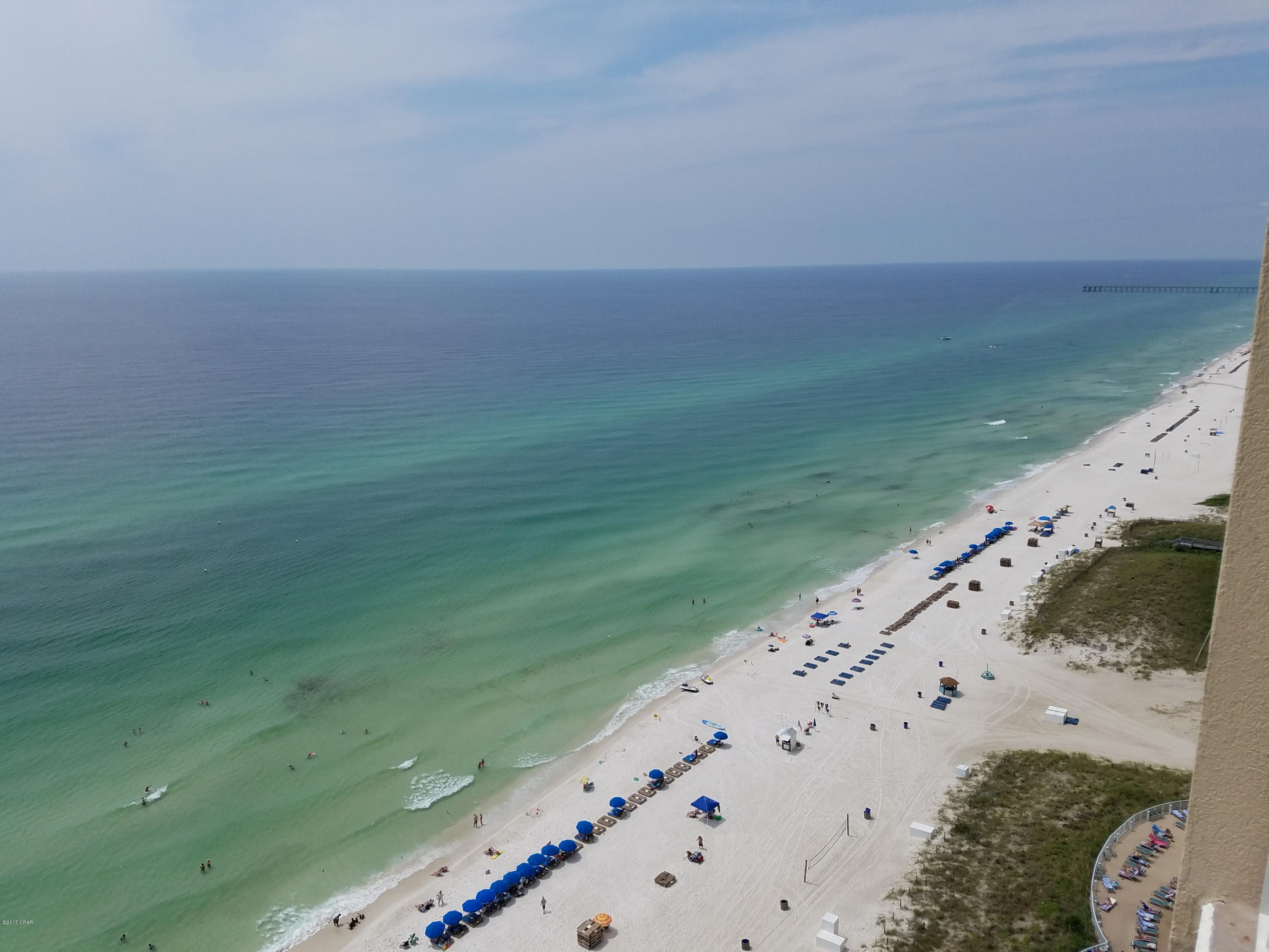 THIS VACATION RENTAL IS AVAILABLE FROM JANUARY THROUGH FEBRUARY ON A MONTH-TO-MONTH BASIS.  FULLY FURNISHED AND NEWLY RENOVATED. RENT INCLUDES WATER, SEWER, GARBAGE, BASIC CABLE, INTERNET AND ELECTRIC (WITH A MONTHLY CAP)