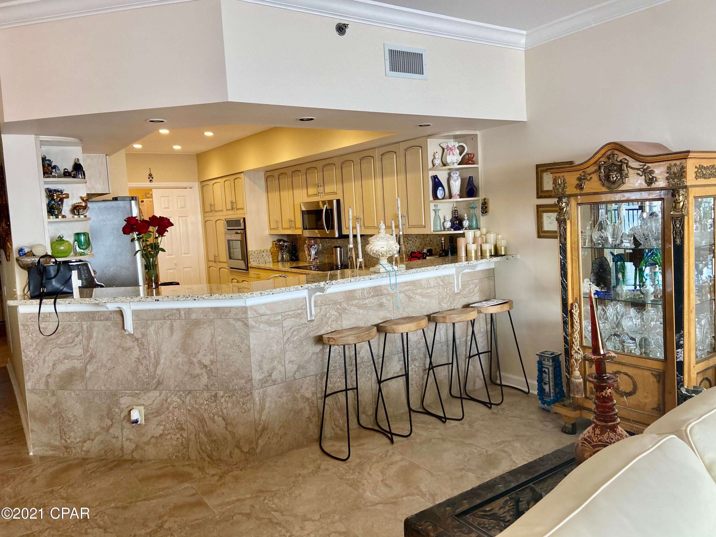Summerwinds Condo - Residential