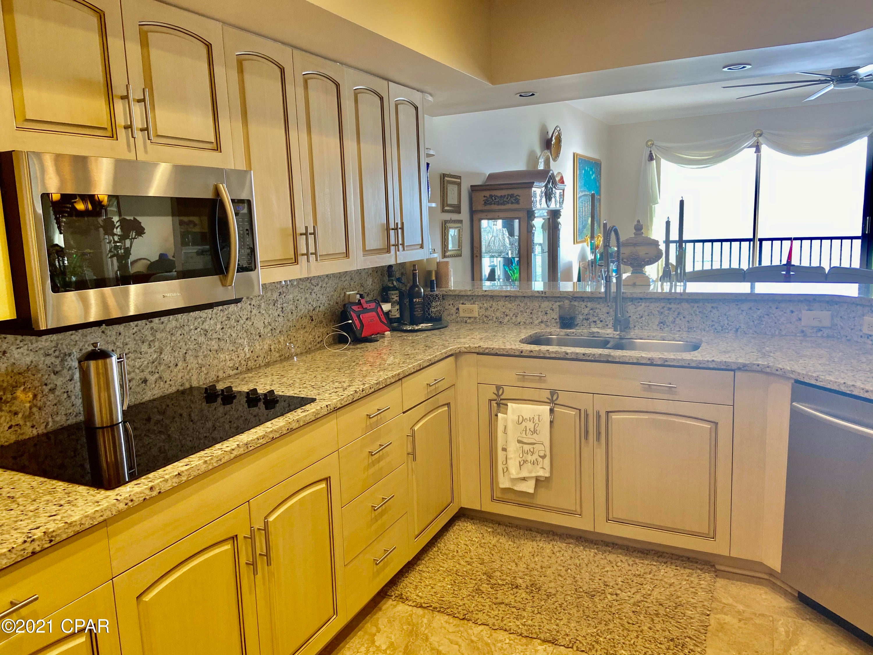 Summerwinds Condo - Residential
