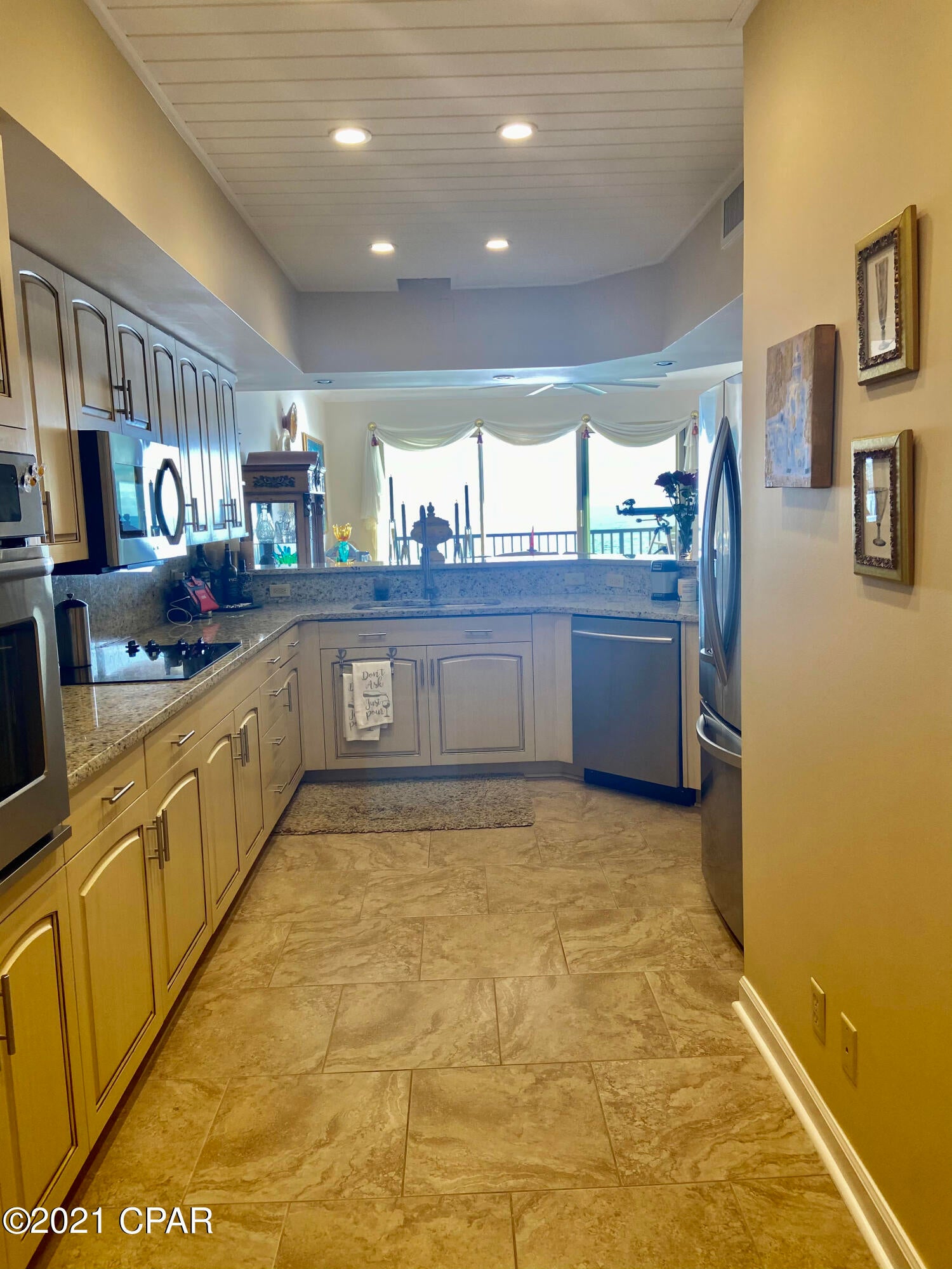 Summerwinds Condo - Residential