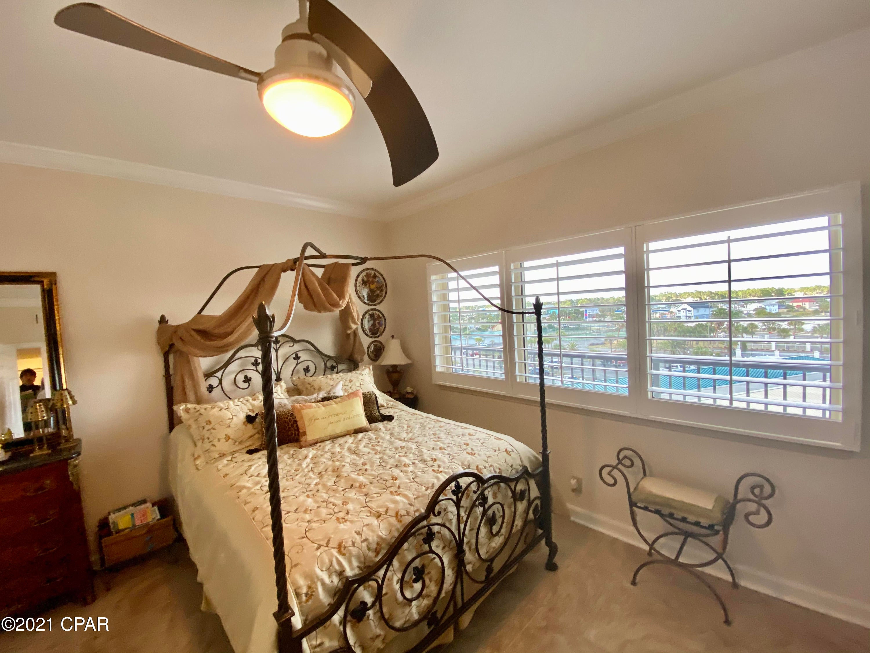 Summerwinds Condo - Residential