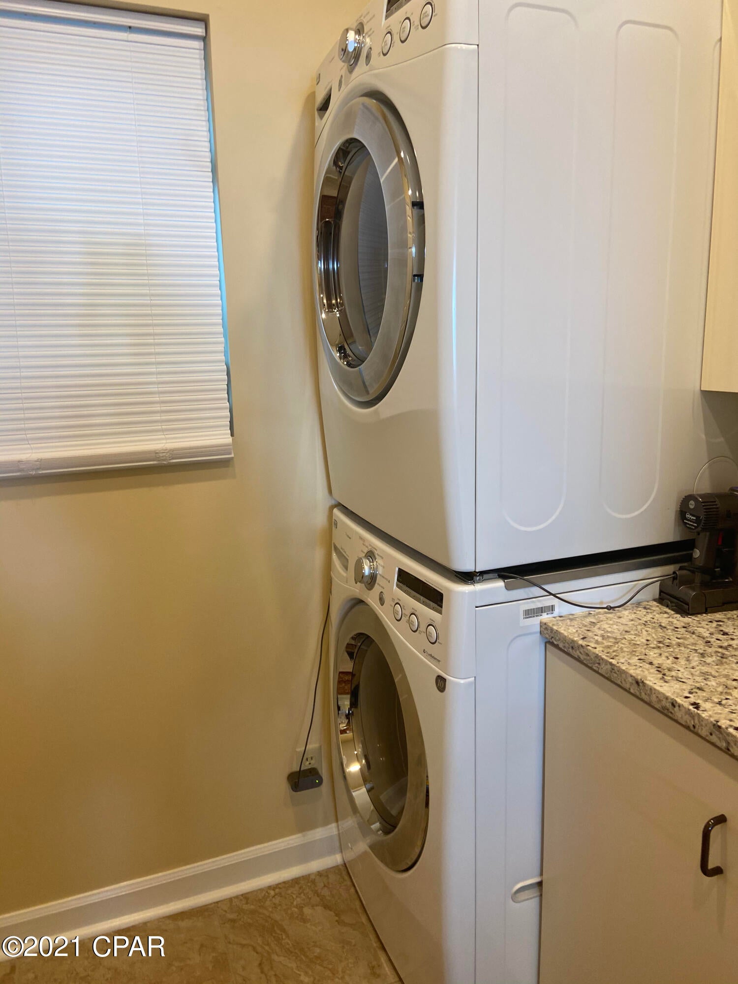 Summerwinds Condo - Residential
