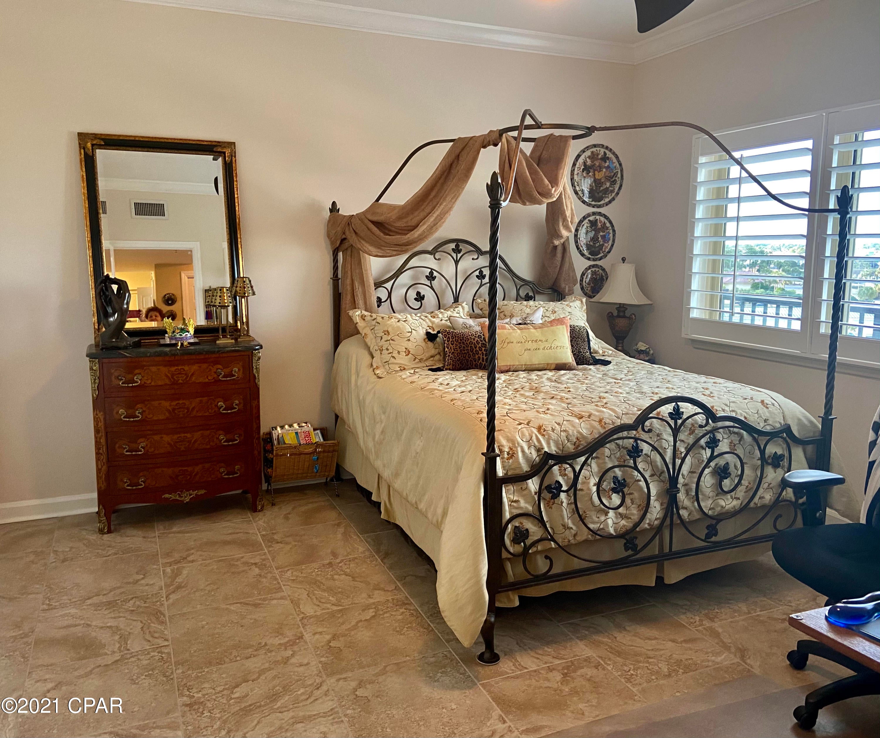 Summerwinds Condo - Residential