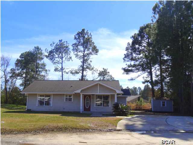 This is a 3bedroom/ 2 bathroom home with approx 1,256 sf situated on private cul-de-sac in HILAND PARK - Just far enough away from town and yet so private. Age, Square Footage, and room sizes approx., if important please verify.