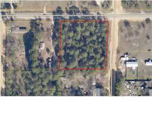 /*/*/*/*/ HUGE CORNER LOT CLOSE TO THE BAYOU! /*/*/*/*/ (All measurements and school zones are approximate and need to be verified by buyer if important.)