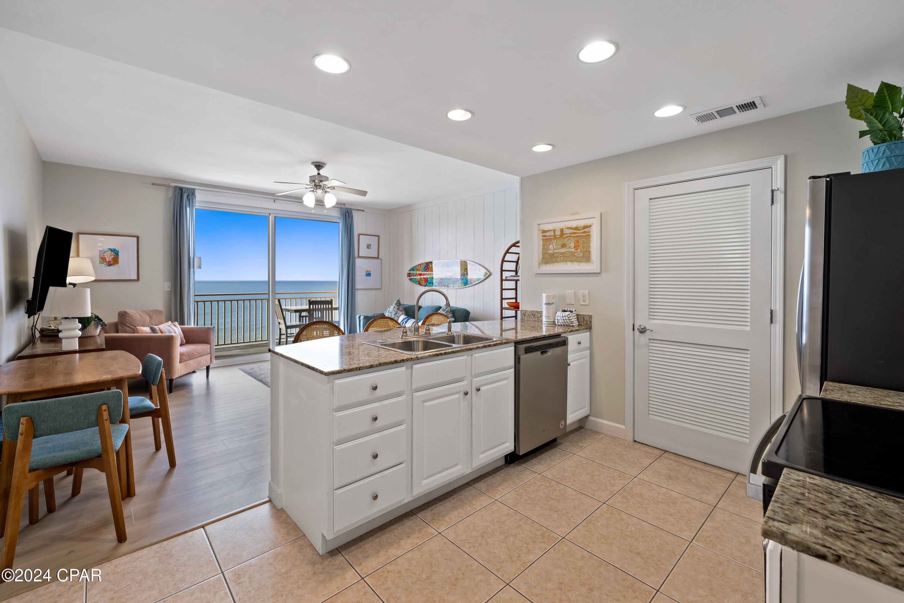 Splash Condo - Residential