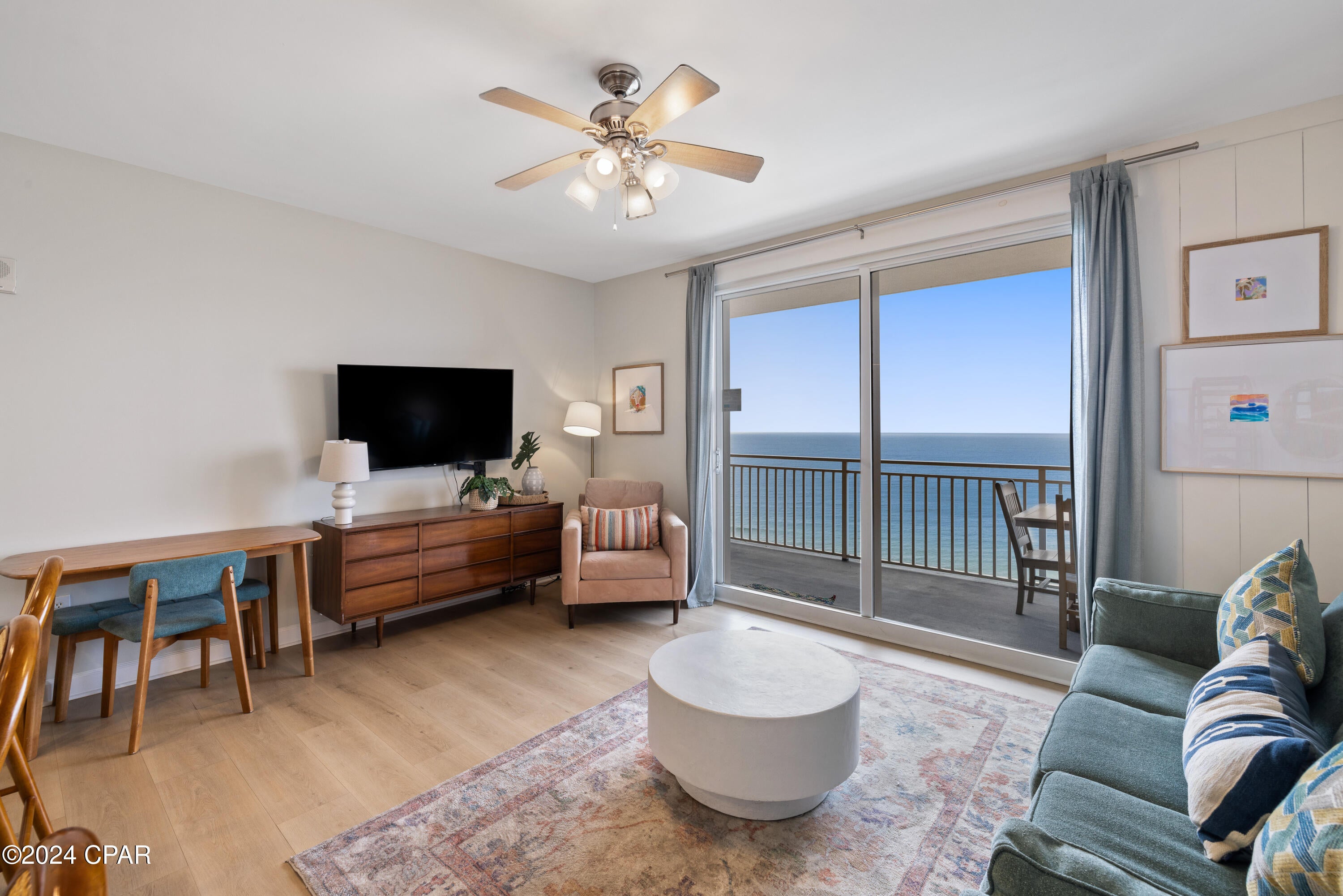 Splash Condo - Residential