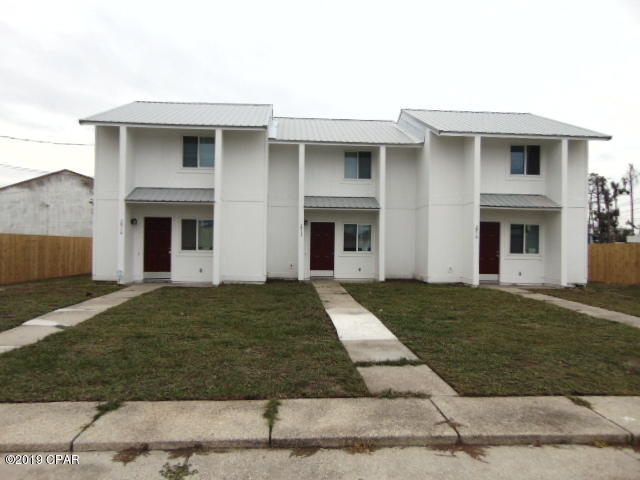 Cute 2 bedroom 1.5 bath townhome.  This home features an open floor plan, new vinyl plank flooring and covered back patio.  Includes lawn and pest service. 

Outside laundry closet with W/D hookups.

All Electric!

2 small pets (Cat or Dog)

$250 Pet Deposit

$50 Pet Fee

$25 Per Month Pet Rent