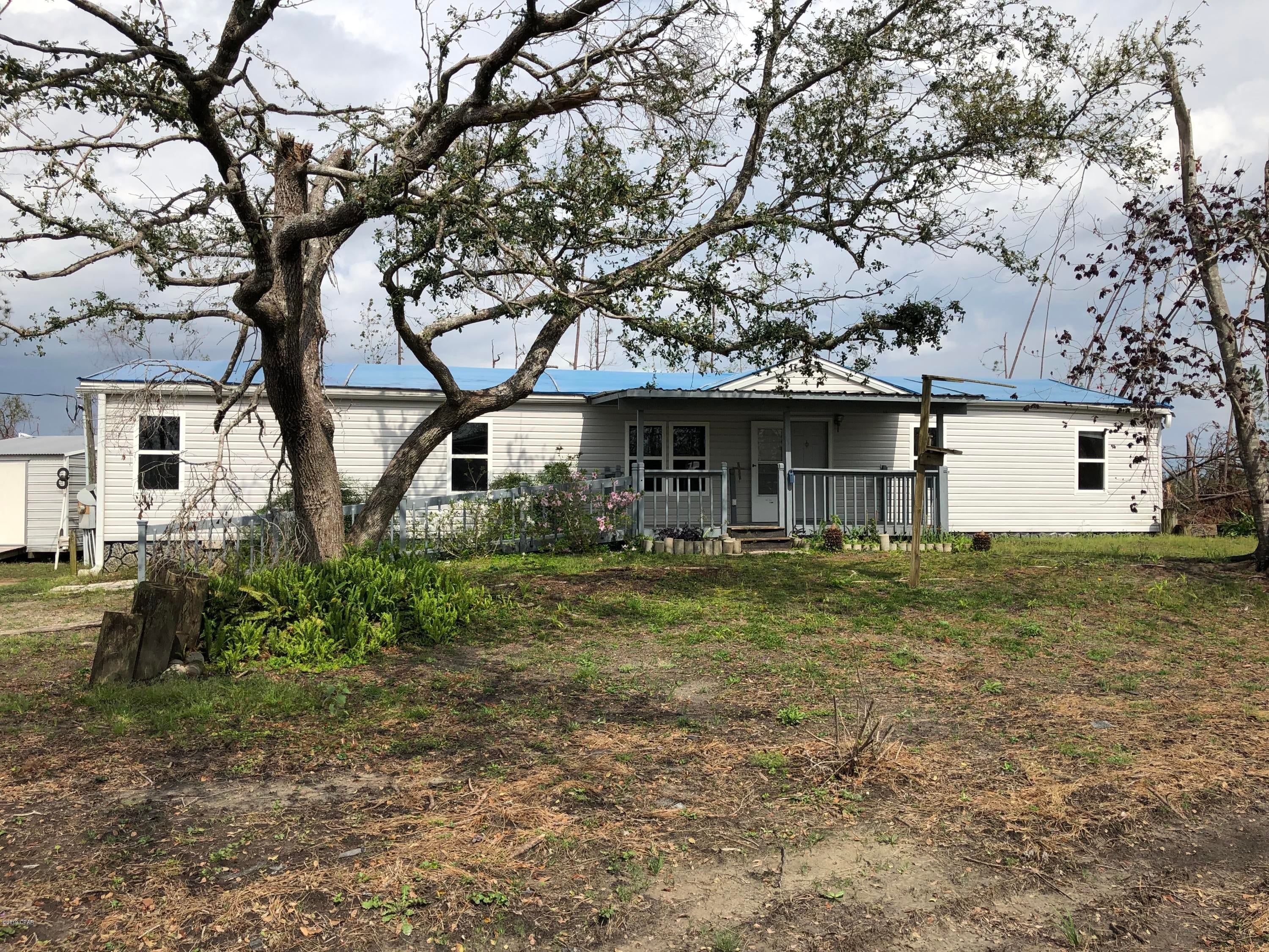 Great investment opportunity, this home is priced to sell and will be great for a quick flip. 

The kitchen was just remodeled prior to the storm with new cabinets, counter tops, and tile throughout.