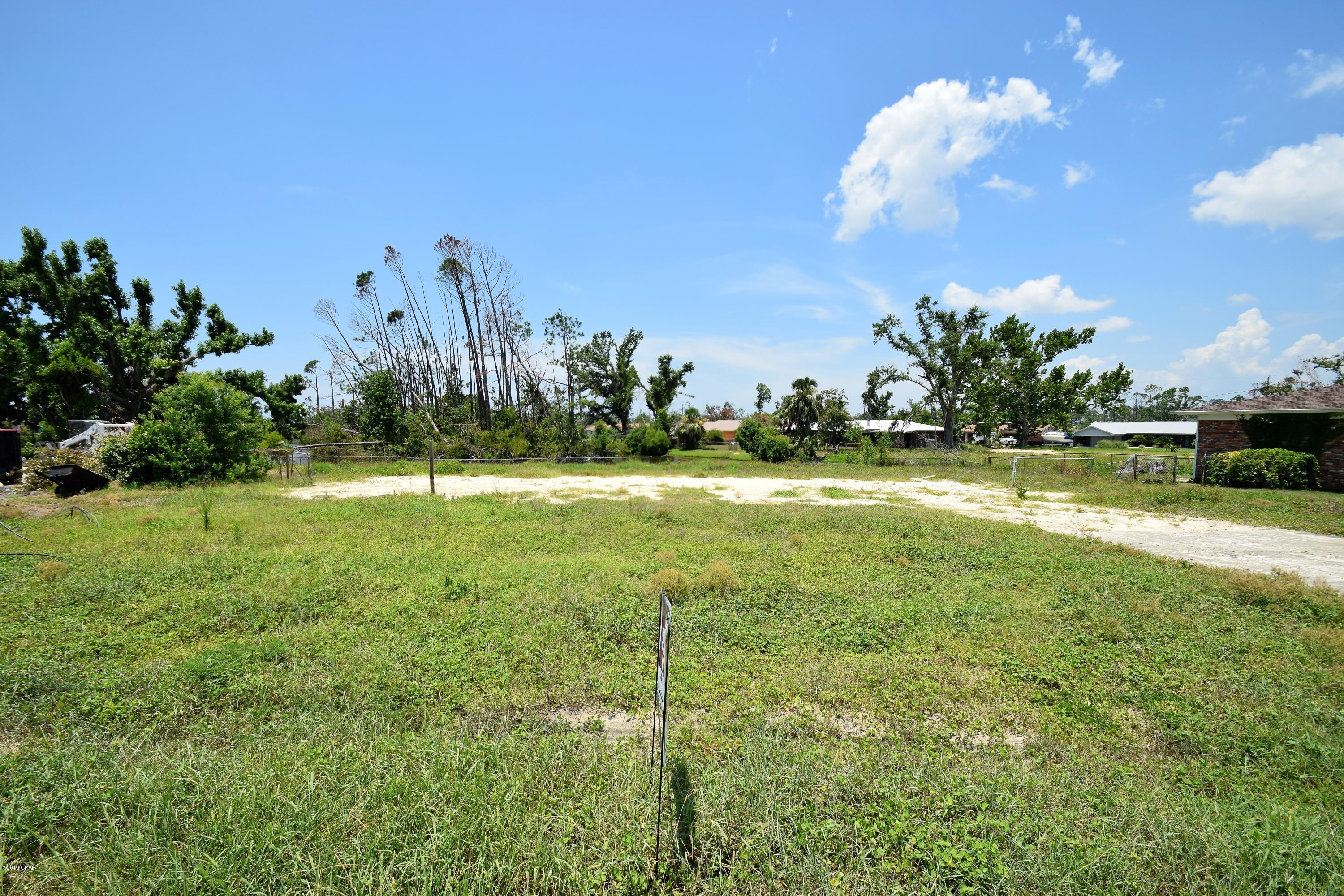 Great Building lot . The home was damaged by Hurricane Michael  and was removed from the property. There is  a well and Septic Tank on site the Condition will need to be verified by the Buyer