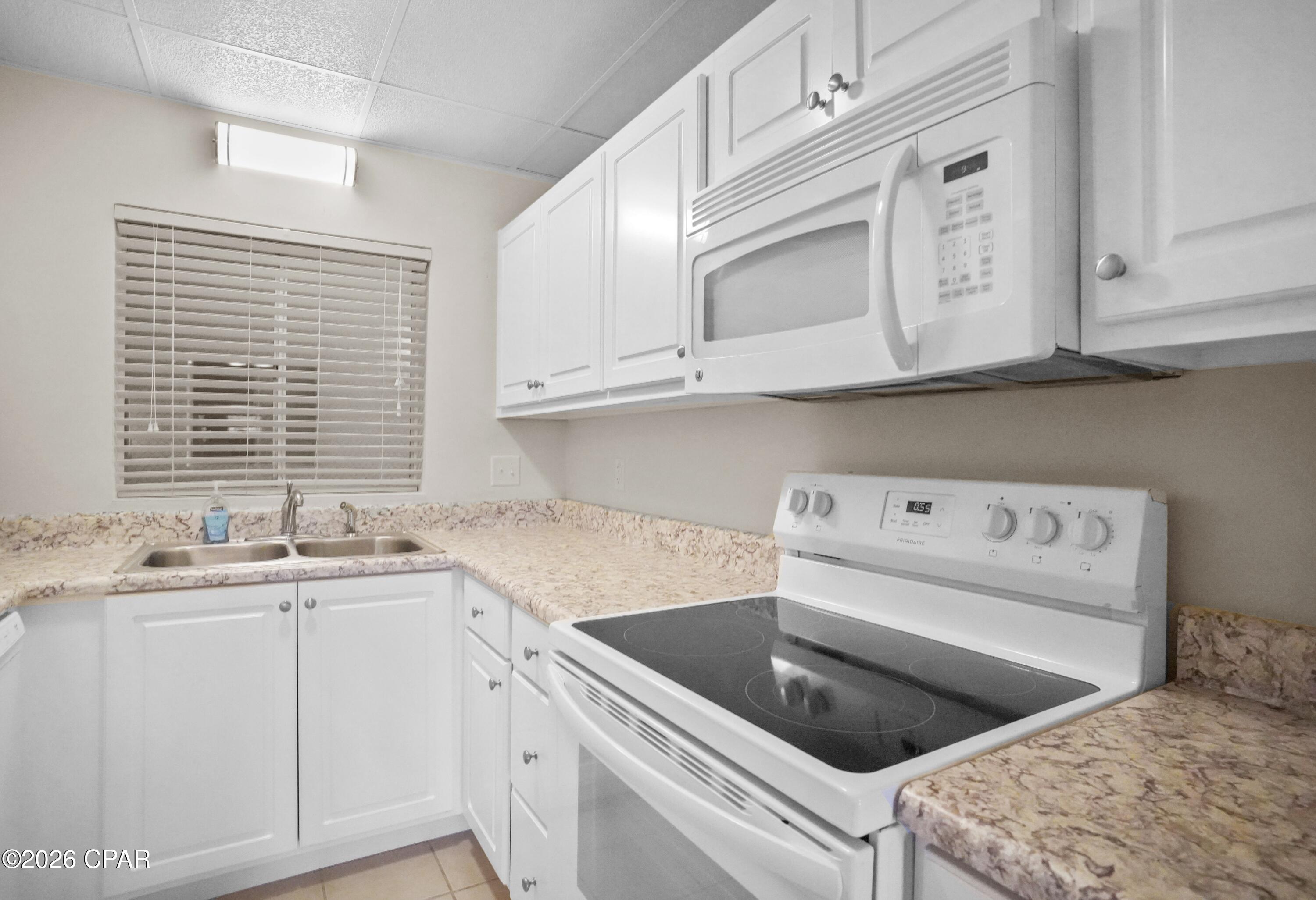 Bay Club Condo Ph 1 - Residential