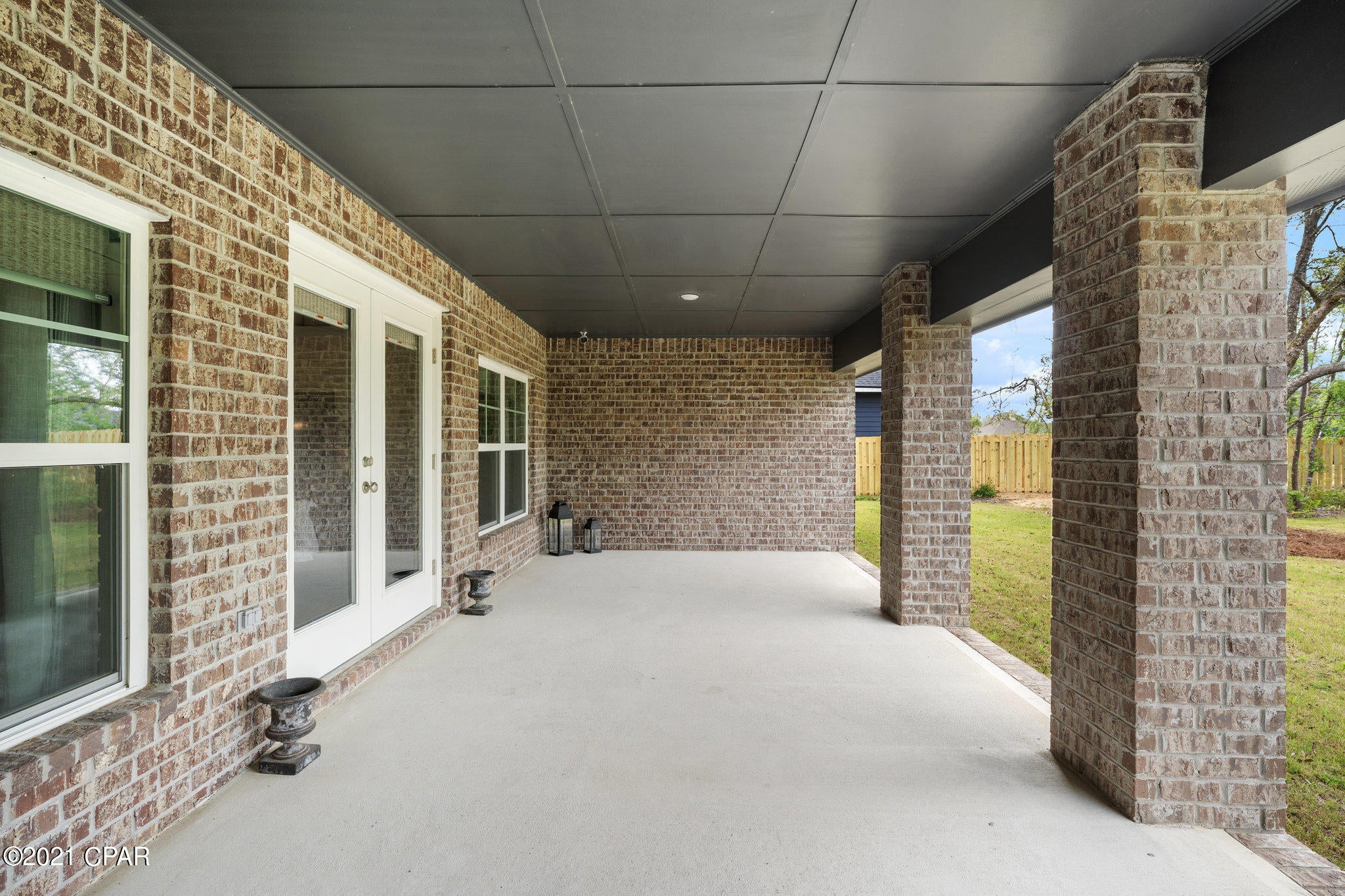 Lake Merial - Residential