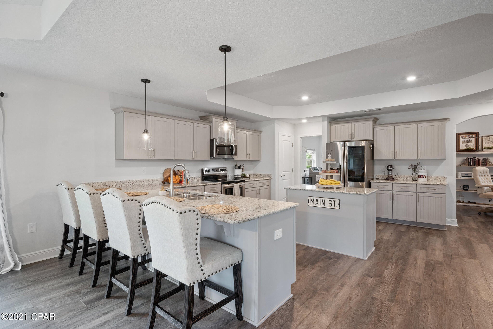 Lake Merial - Residential