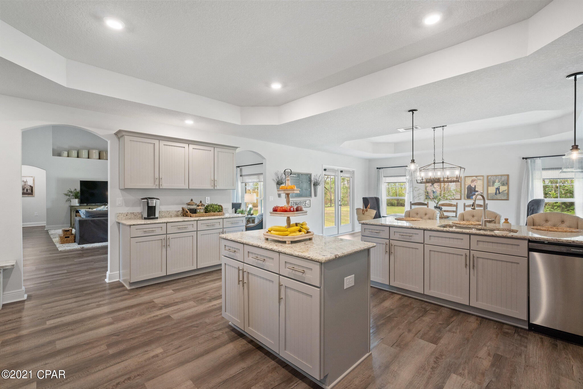 Lake Merial - Residential