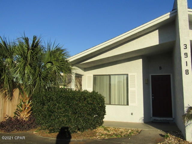 1 bedroom, 1 bath duplex located within walking distance to the beach. Duplex features washer and dryer hookups and large back yard.									

Lawn service is included.  Property is on septic system.	NO PETS