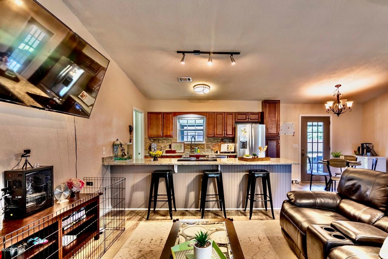 Venetian Villa 1st Add Replat - Residential