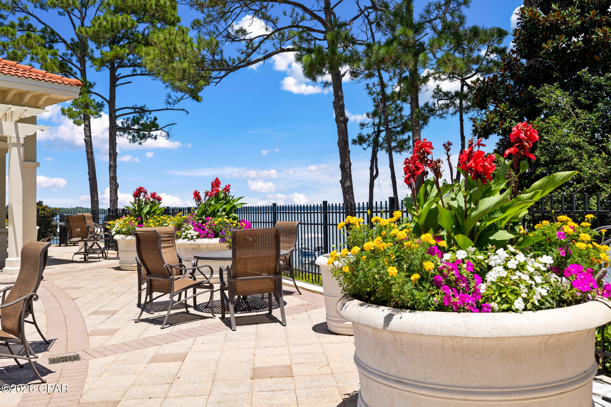 Magnolia Bay Club - Residential