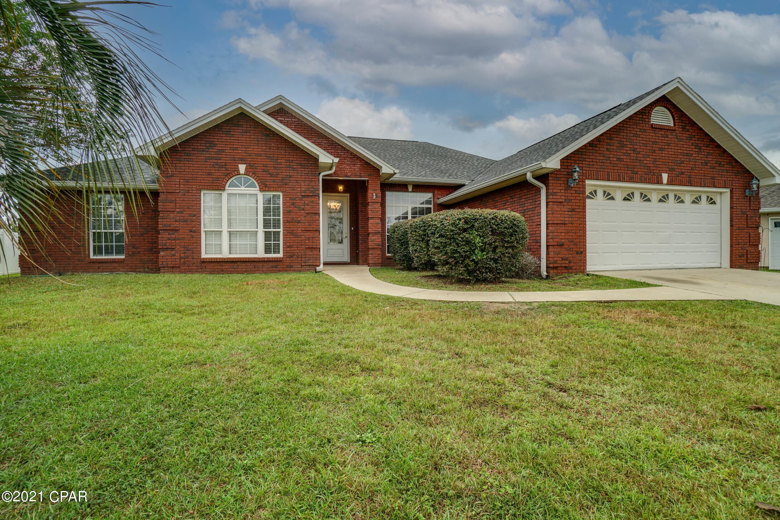 CURRENTLY UNDER CONTRACT, SELLER ACCEPTING BACKUP OFFERS.

Welcome Home to the Hammocks!

Homes of this size, with a hot tub & pool located in a coveted development do not come around routinely. A few noteworthy attributes of the home include, brick veneer, newer roof (2020), inground pool/hot tub, raised ceilings, five bedrooms, 3 full baths, ceramic tile, wood flooring, granite countertops, crown molding, electric fireplace, privacy fenced rear yard, and located in a cul-de-sac  of one of Bay County's most sought after neighborhoods. Extremely central location, near fine schools, grocery stores, shops, and restaurants. This is truly the perfect place for a large family, or growing family to make memories of a lifetime.