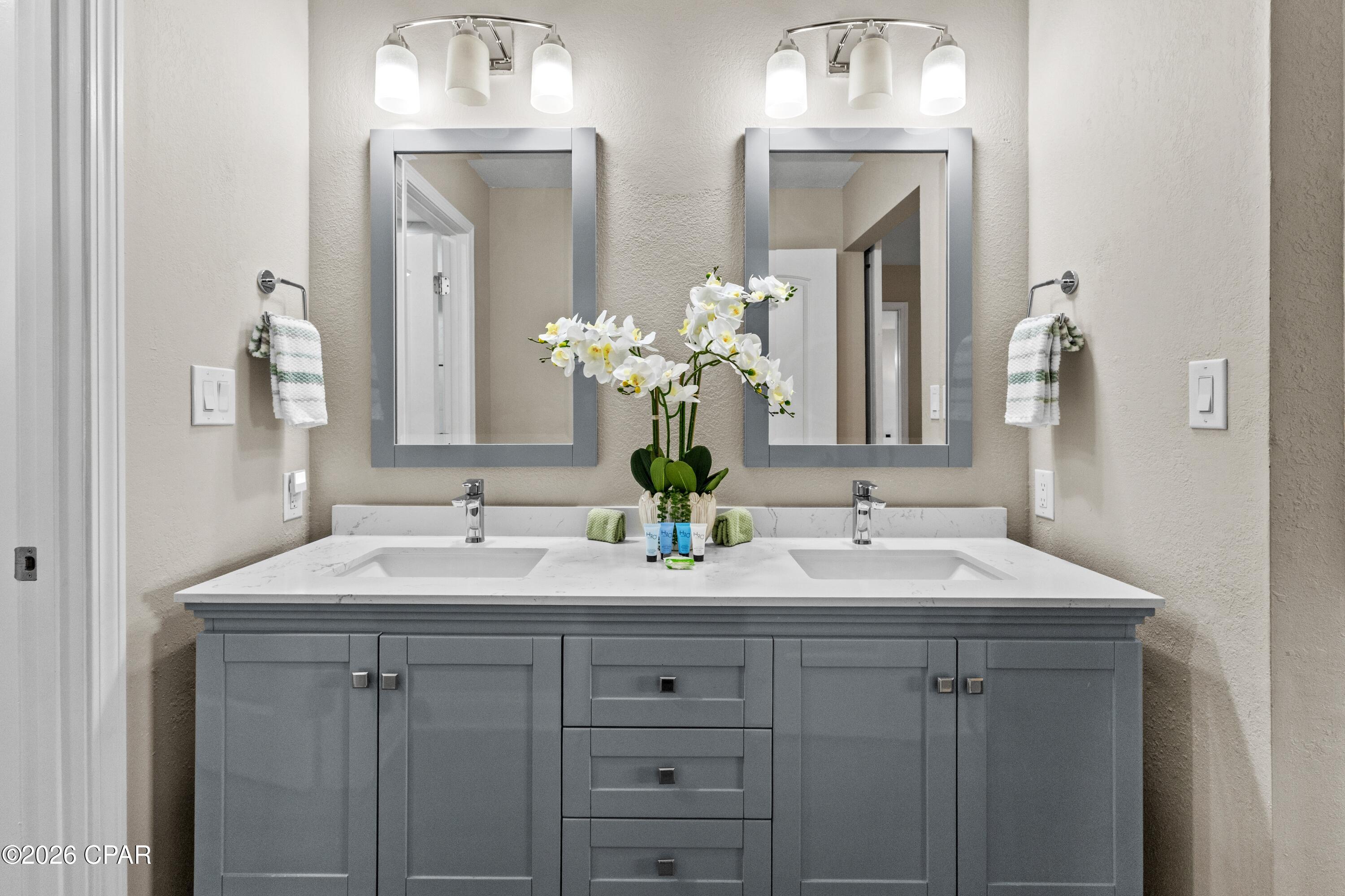 Edgewater Golf Villas V-B - Residential