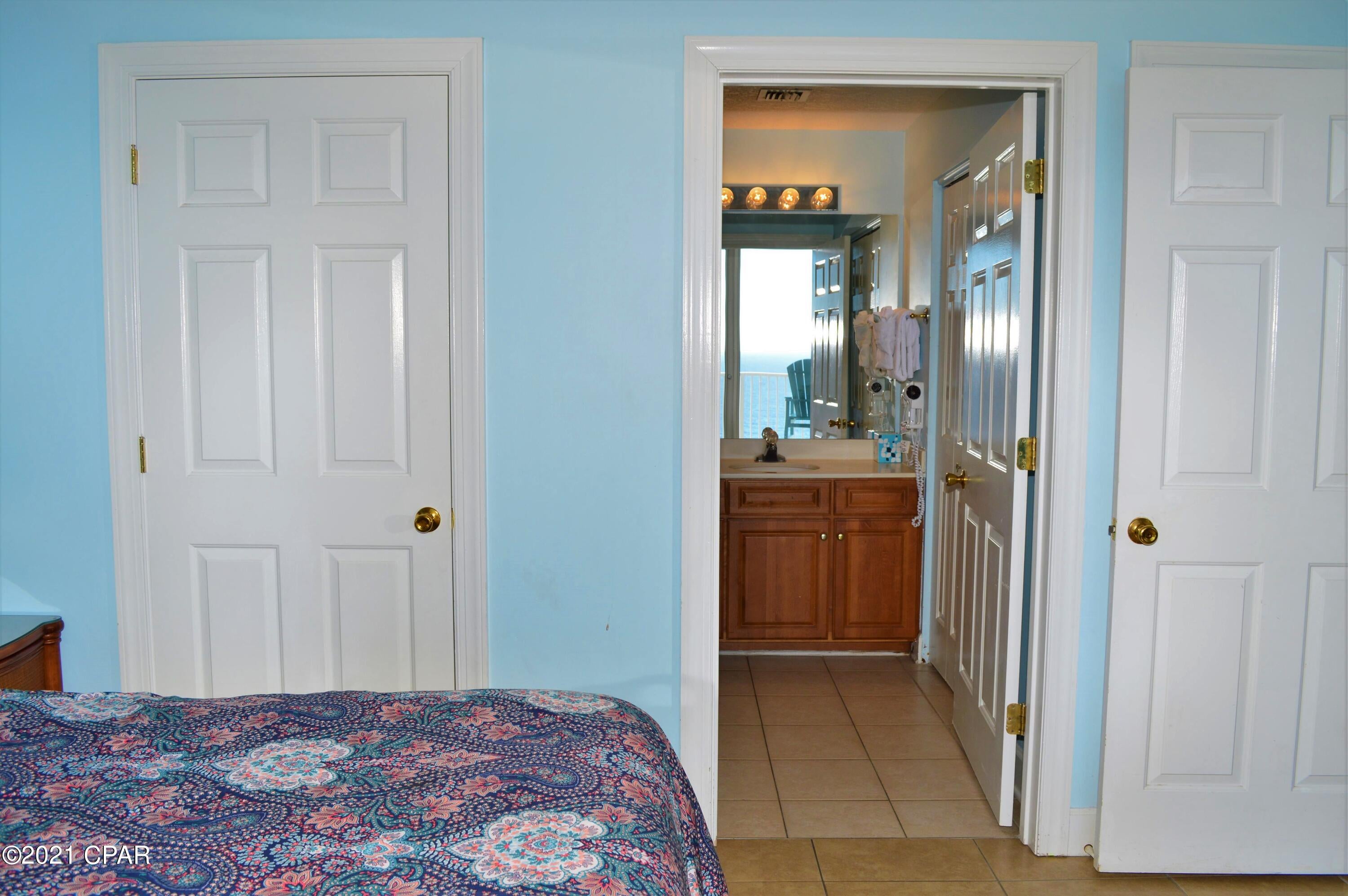 Twin Palms Resort - Residential