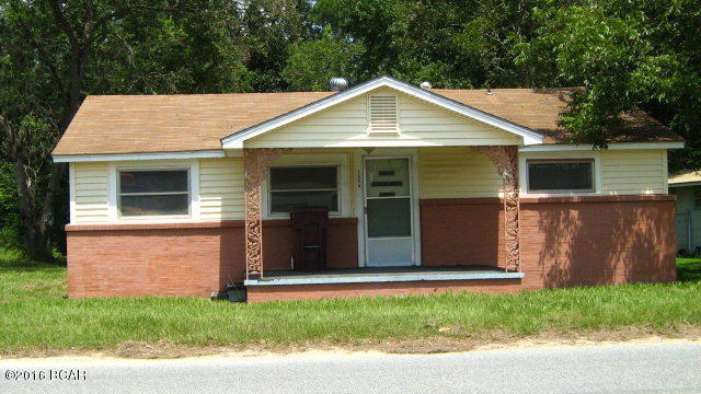 OLDER 3/2 HOME IN CHIPLEY