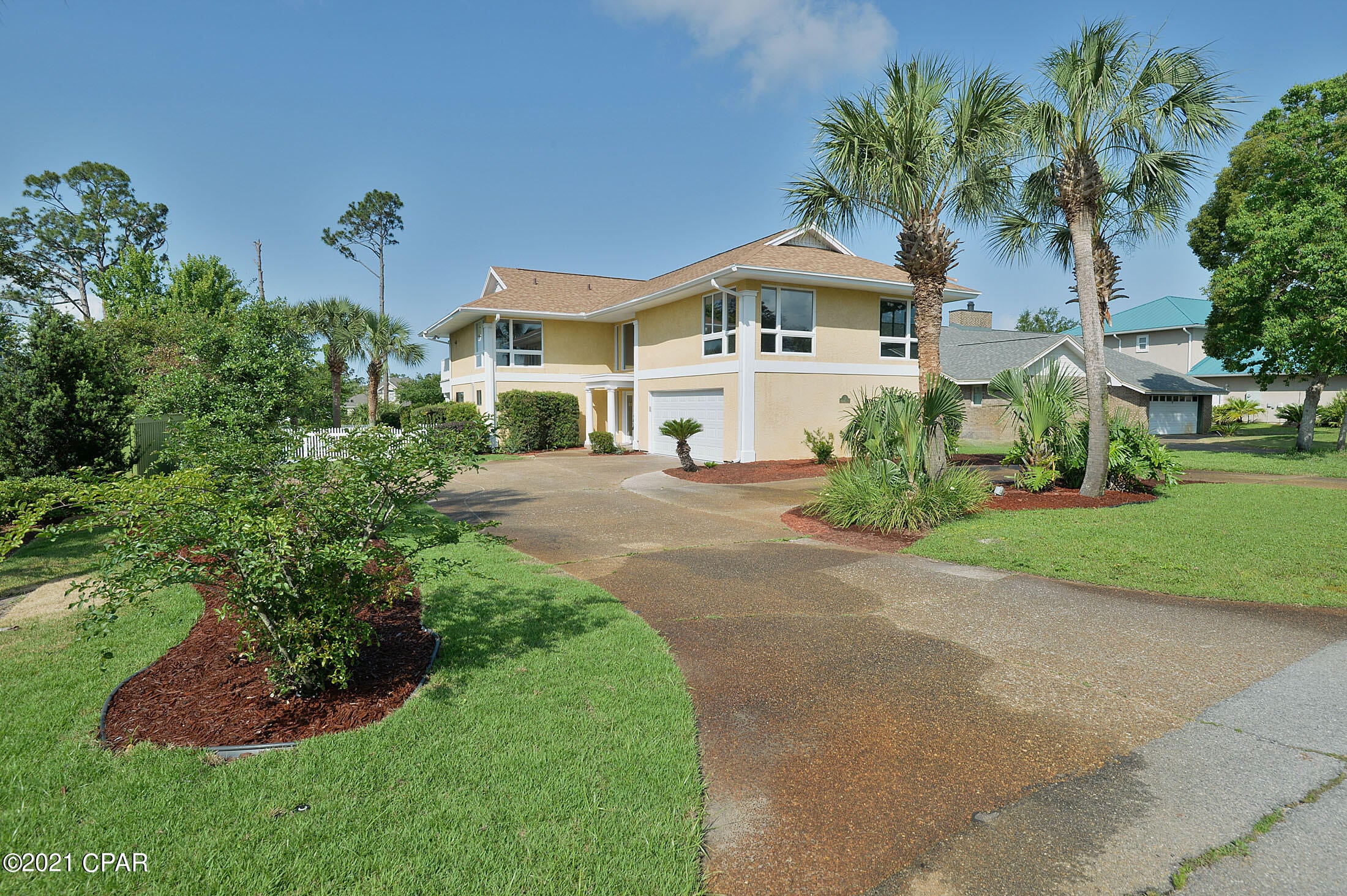 Gorgeous, 4 BR/3.5 BA, lots of renovation. This split bedroom floor plan has a fireplace, oversized 2 car garage and a new roof (2018) and 1 newer AC (2017). Enjoy a newly renovated outdoor oasis with a large back yard for your Pool and completely fenced in. This move-in ready home has many new upgrades . This wont last long!