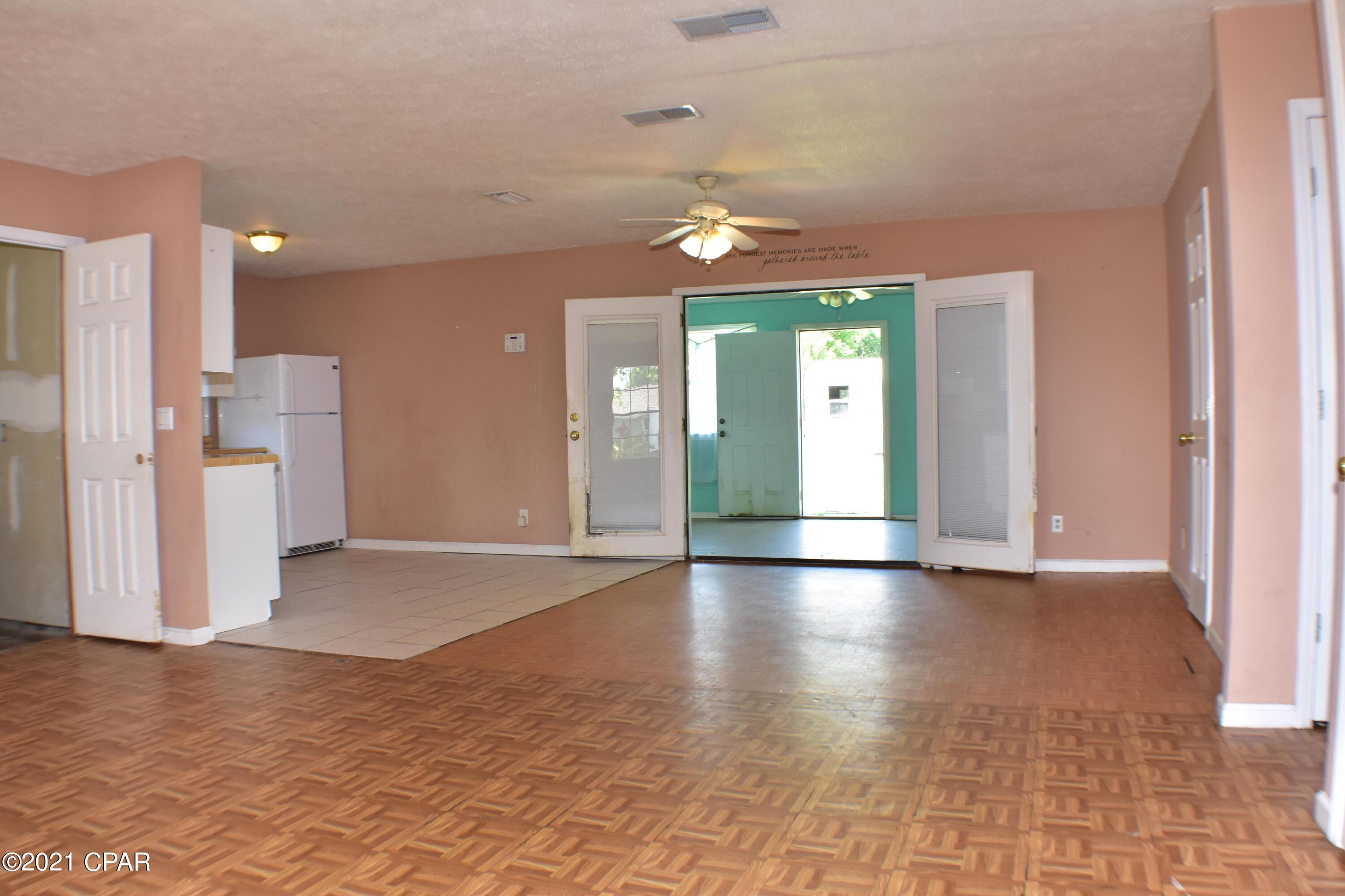 College Point Harris Add - Residential