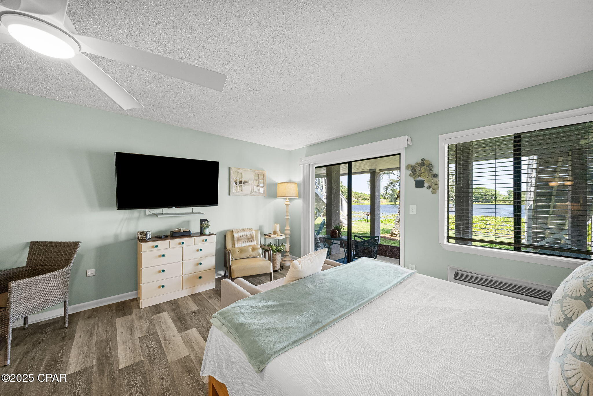 Lullwater Beach - Residential