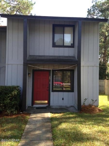 2 Story town home with spacious living area and breakfast bar. Unit is close to shopping, dining, and schools; washer & dryer hookups.



All measurements are approximate.