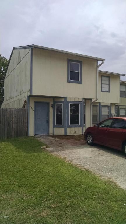 Lynn Haven Town Home. Great investment property or first home. Needs some interior wood and sheet rock repair, missing outdoor AC unit, indoor unit appears to be 3-4 years as does the water heater. Some repair on exterior wood, over all home is in good shape..