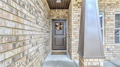 Beautiful 4 bedroom home in centrally located Highland Park neighborhood of similar homes. Home is fresh and new, yards is beautifully landscaped! Come see this one today!

HALF OFF First months rent for Active Duty Military.