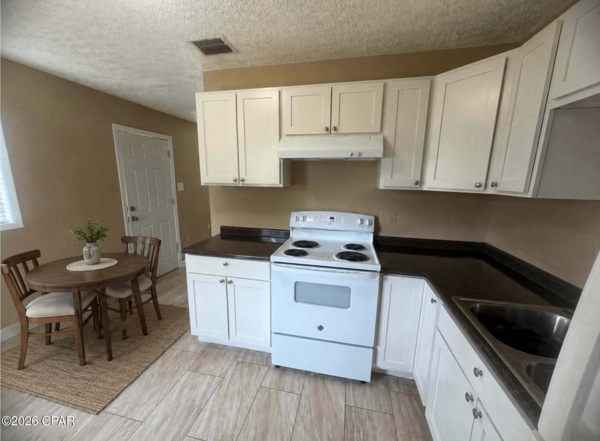Robindale - Residential Lease
