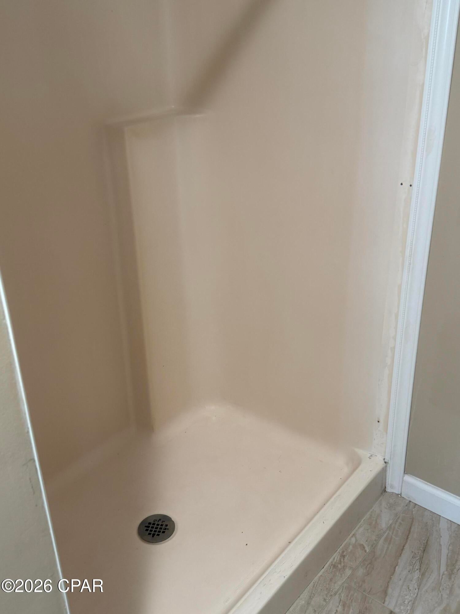 Robindale - Residential Lease