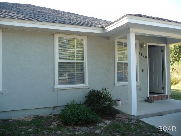 Nice duplex that is centrally located. 2 bedrooms, 1 bathroom and 1/2 bath. Unit is spacious with carpet and tile. Both Living room and Master bedroom have tray ceilings. Kitchen is large with lots of cabinets. Jack and Jill bathroom and 1/2 bathroom for guests. Cable access in all Bedrooms. W/D Hookups. No Pets Please.
