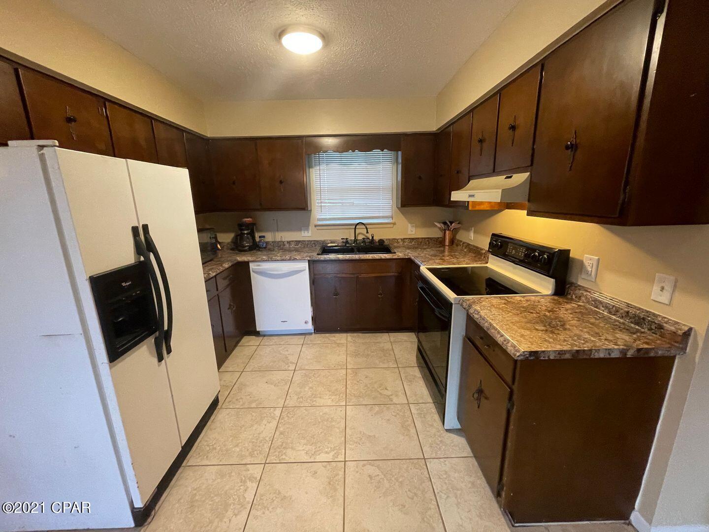 [No Recorded Subdiv] - Residential Lease