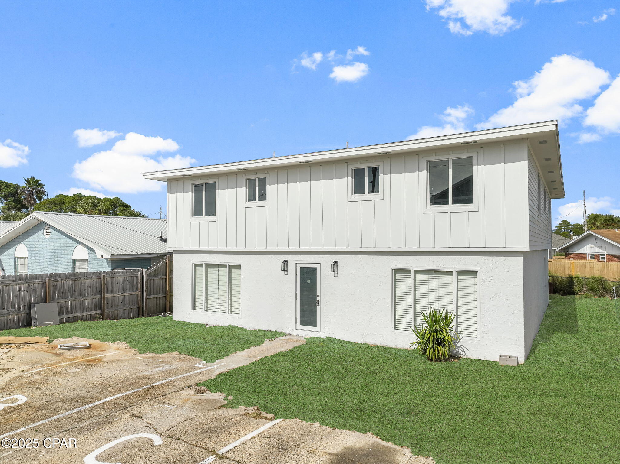 Silver Sands Unit 2 - Residential Lease