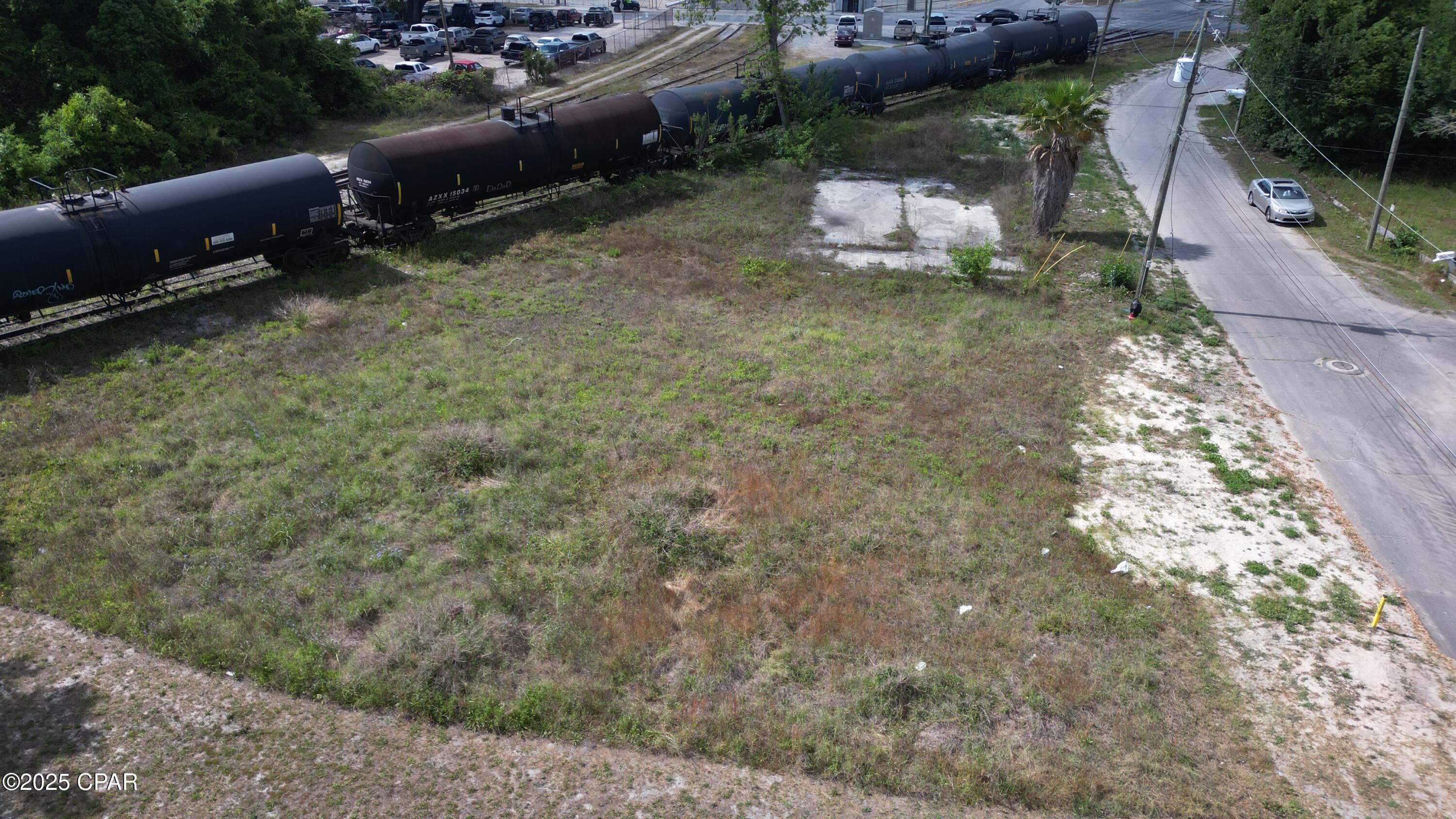 This is just a vacant lot mobile home friendly