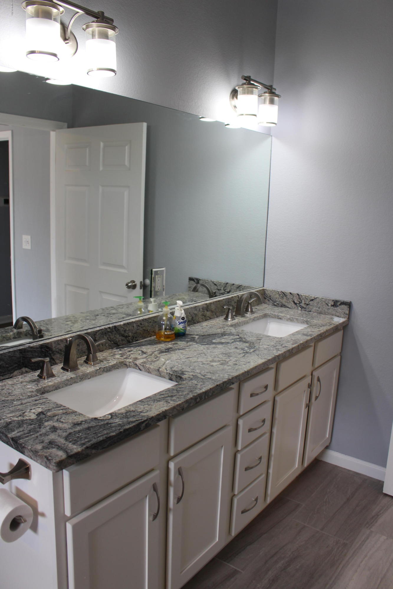 Venetian Villa 2nd Add Replat - Residential Lease